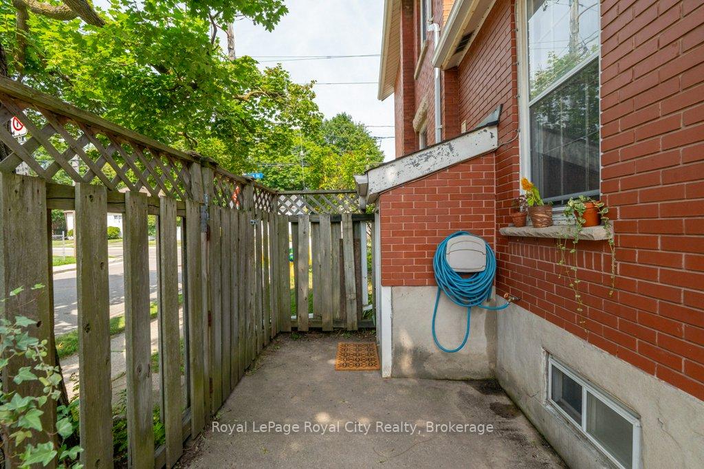Photo 45 of 159 York Road, Guelph, St. Patrick's Ward — HOMEH