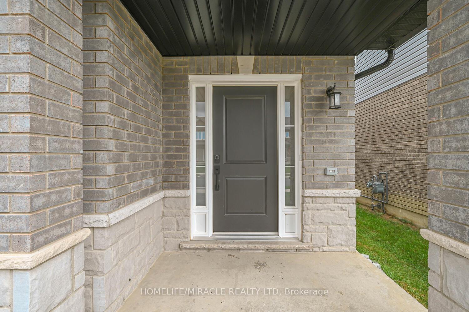 Photo 2 of 148 Cittadella Boulevard, Hamilton, Rural Glanbrook — HOMEH