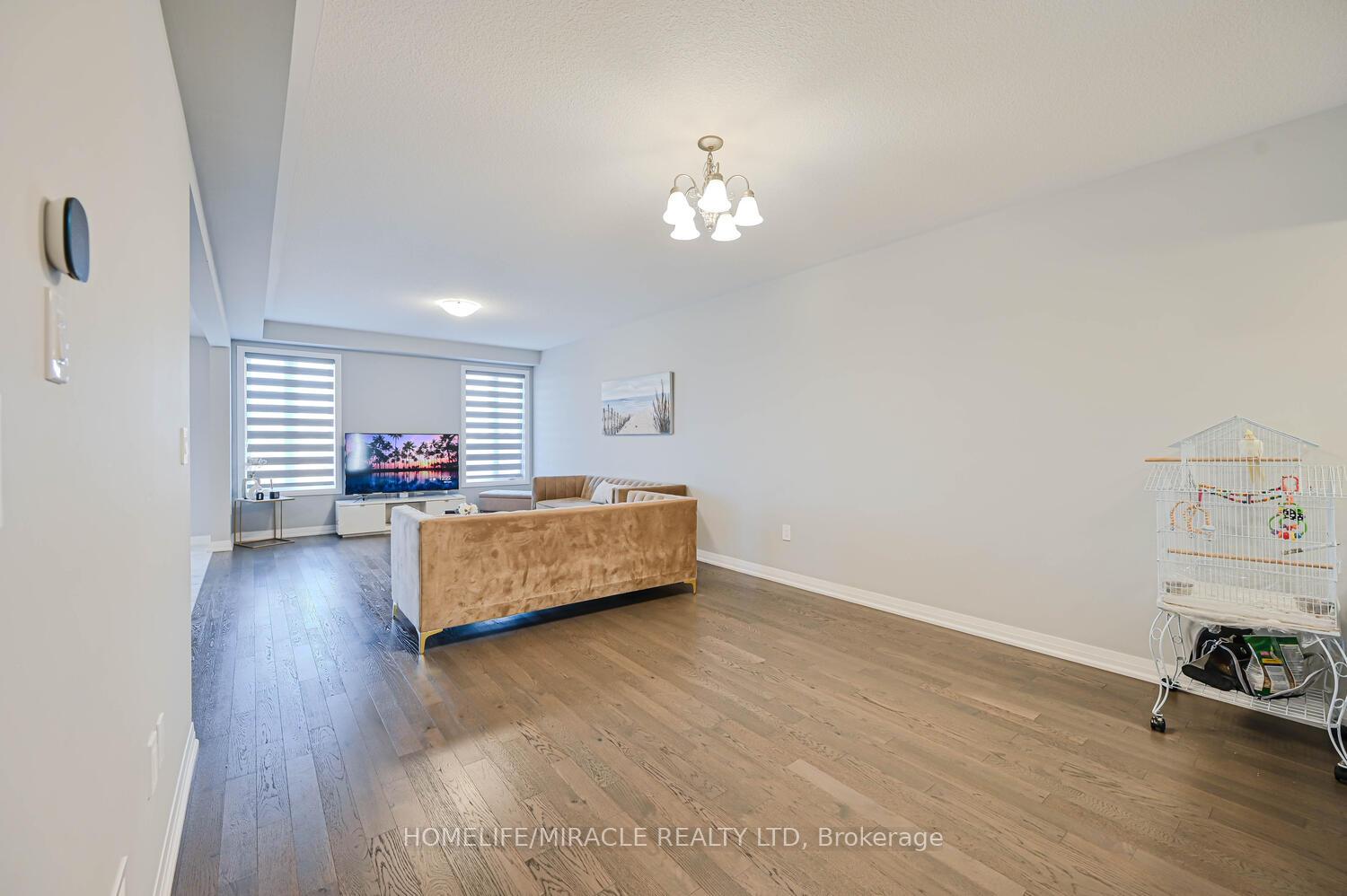 Photo 4 of 148 Cittadella Boulevard, Hamilton, Rural Glanbrook — HOMEH