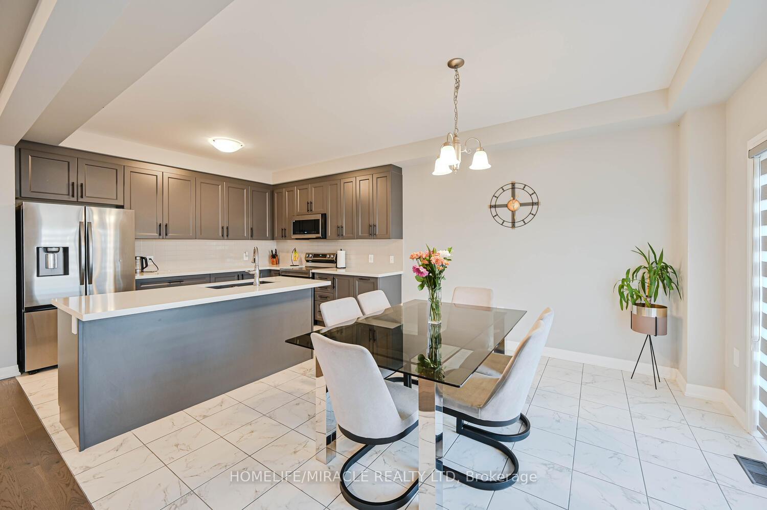Photo 11 of 148 Cittadella Boulevard, Hamilton, Rural Glanbrook — HOMEH
