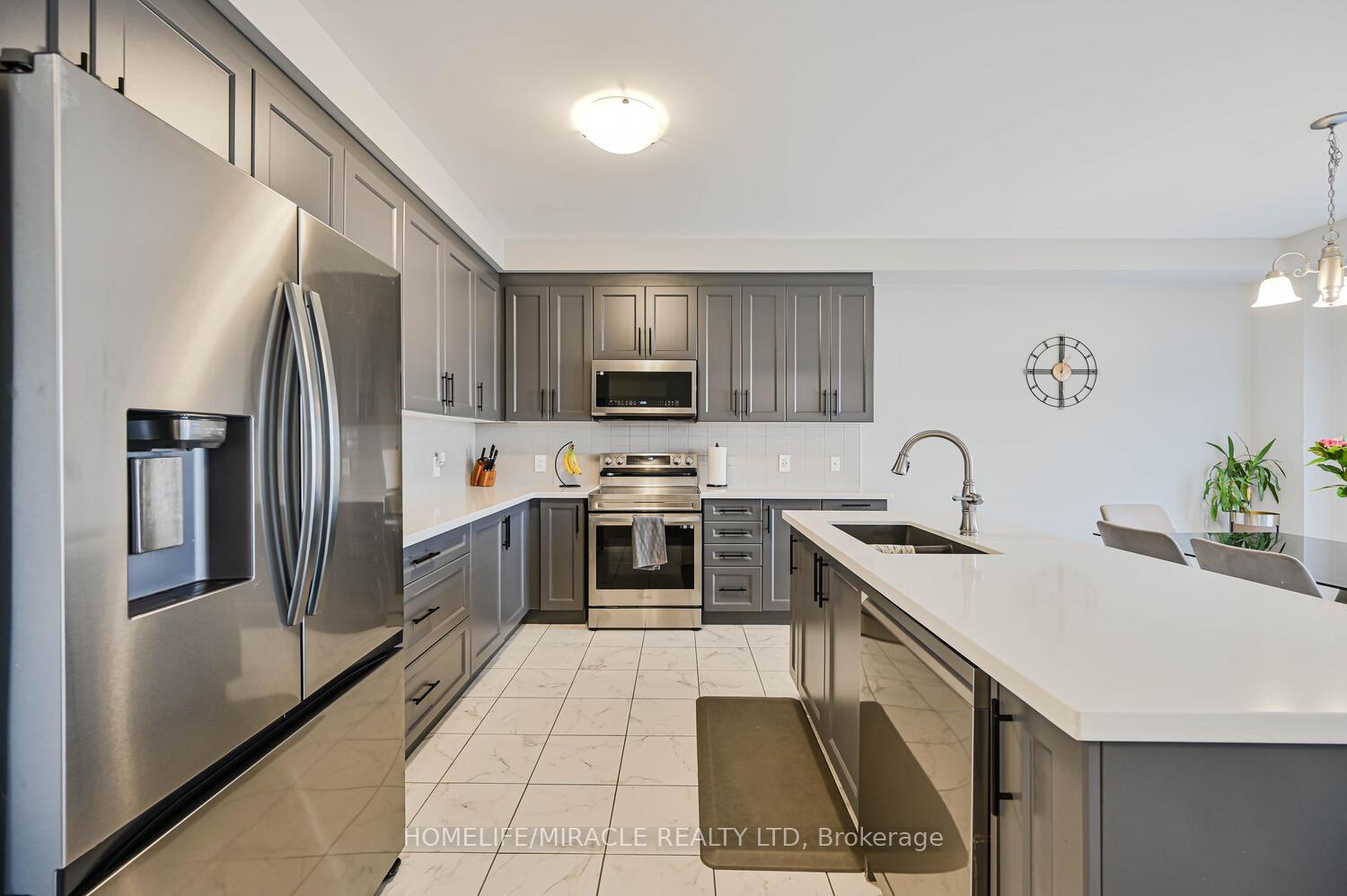 Photo 14 of 148 Cittadella Boulevard, Hamilton, Rural Glanbrook — HOMEH