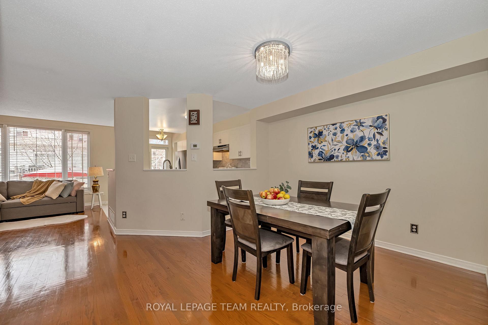 Photo 5 of 314 Copperfield Crescent, Ottawa, Barrhaven - Cedargrove/Fraserdale — HOMEH