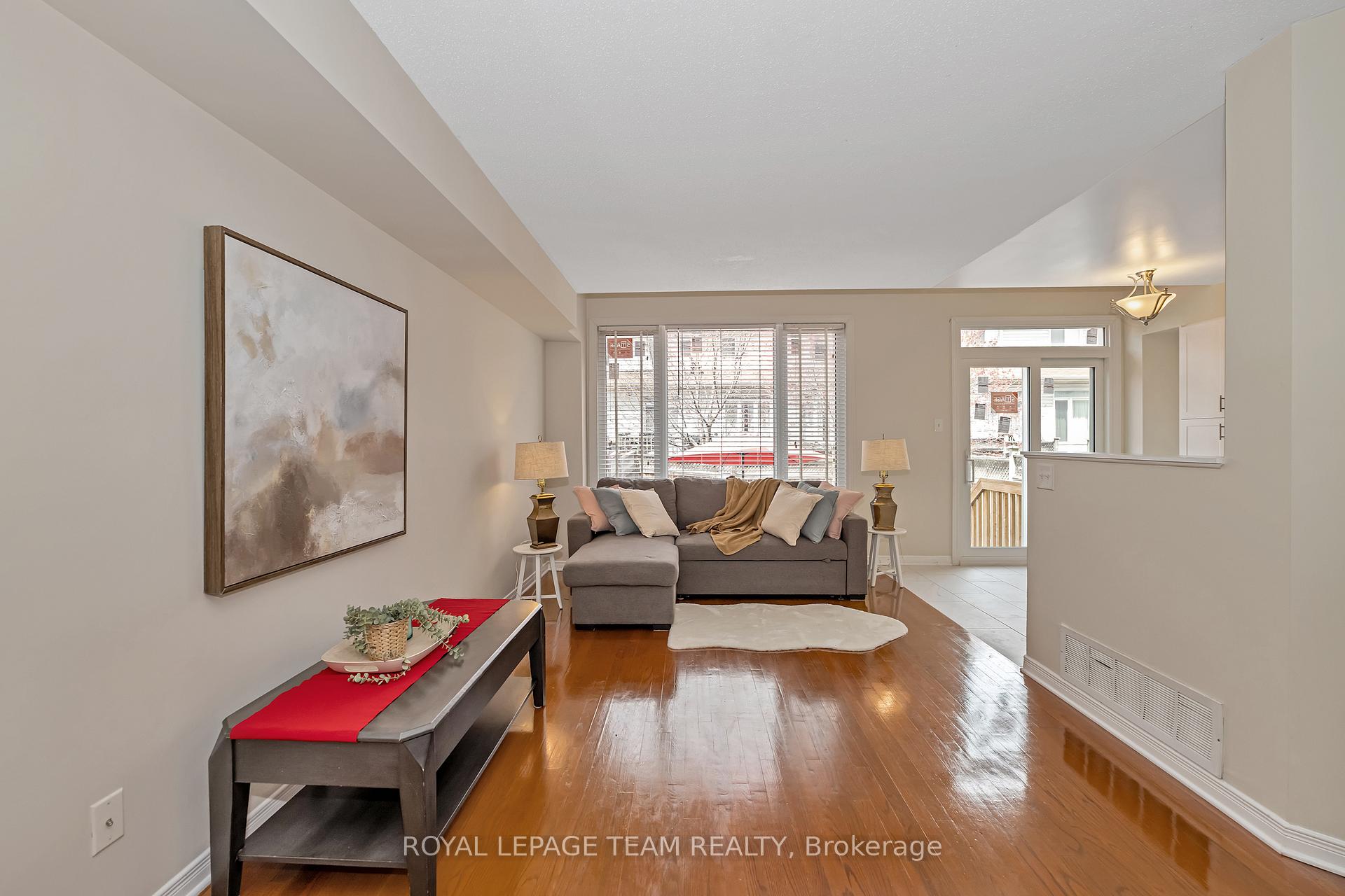 Photo 10 of 314 Copperfield Crescent, Ottawa, Barrhaven - Cedargrove/Fraserdale — HOMEH