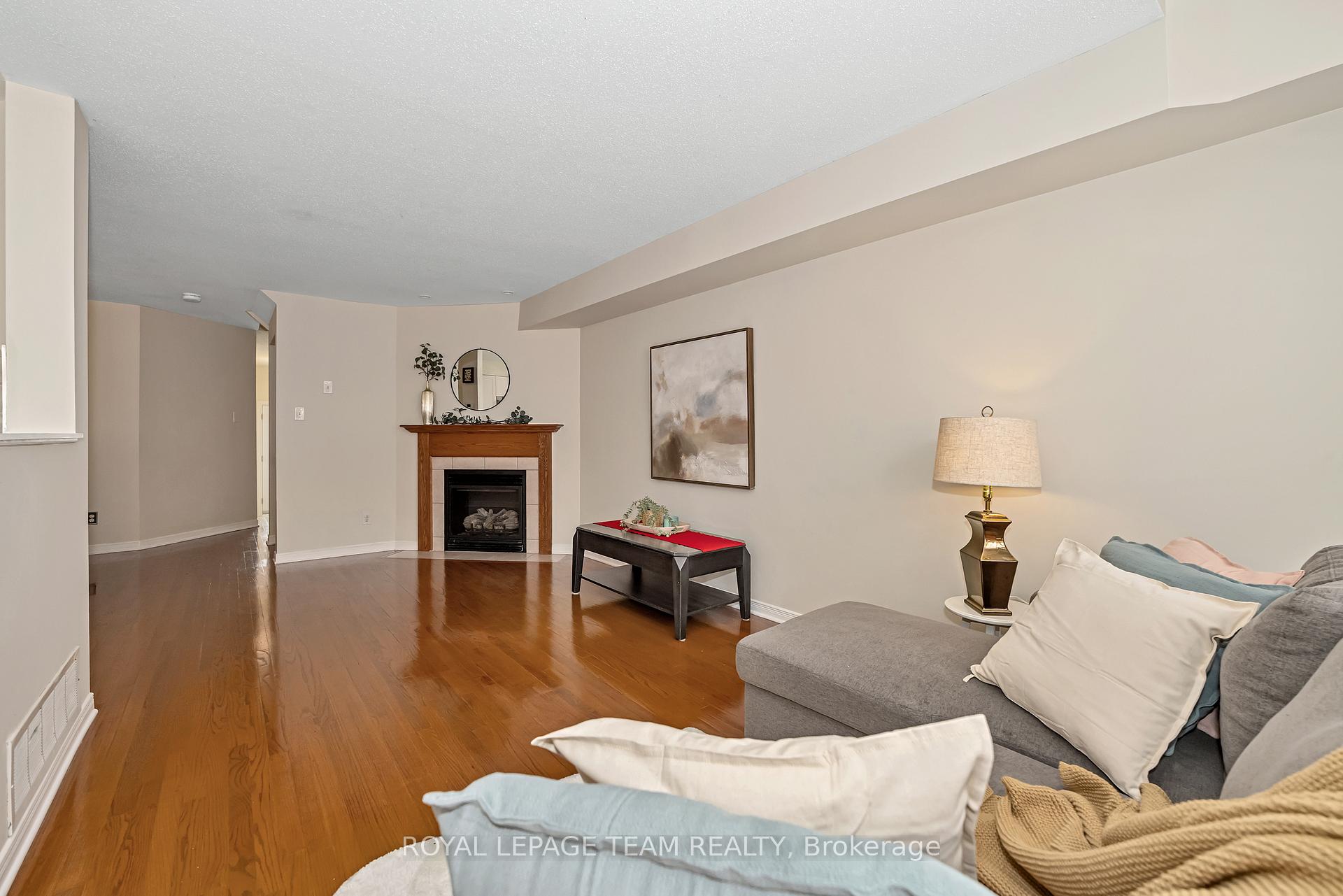 Photo 13 of 314 Copperfield Crescent, Ottawa, Barrhaven - Cedargrove/Fraserdale — HOMEH