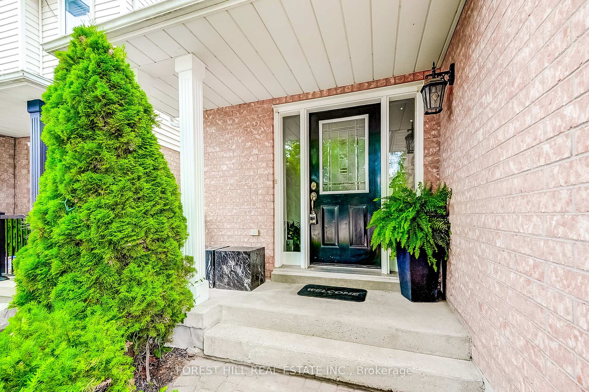Photo 2 of 61 Hearthstone Crescent, Clarington, Courtice — HOMEH