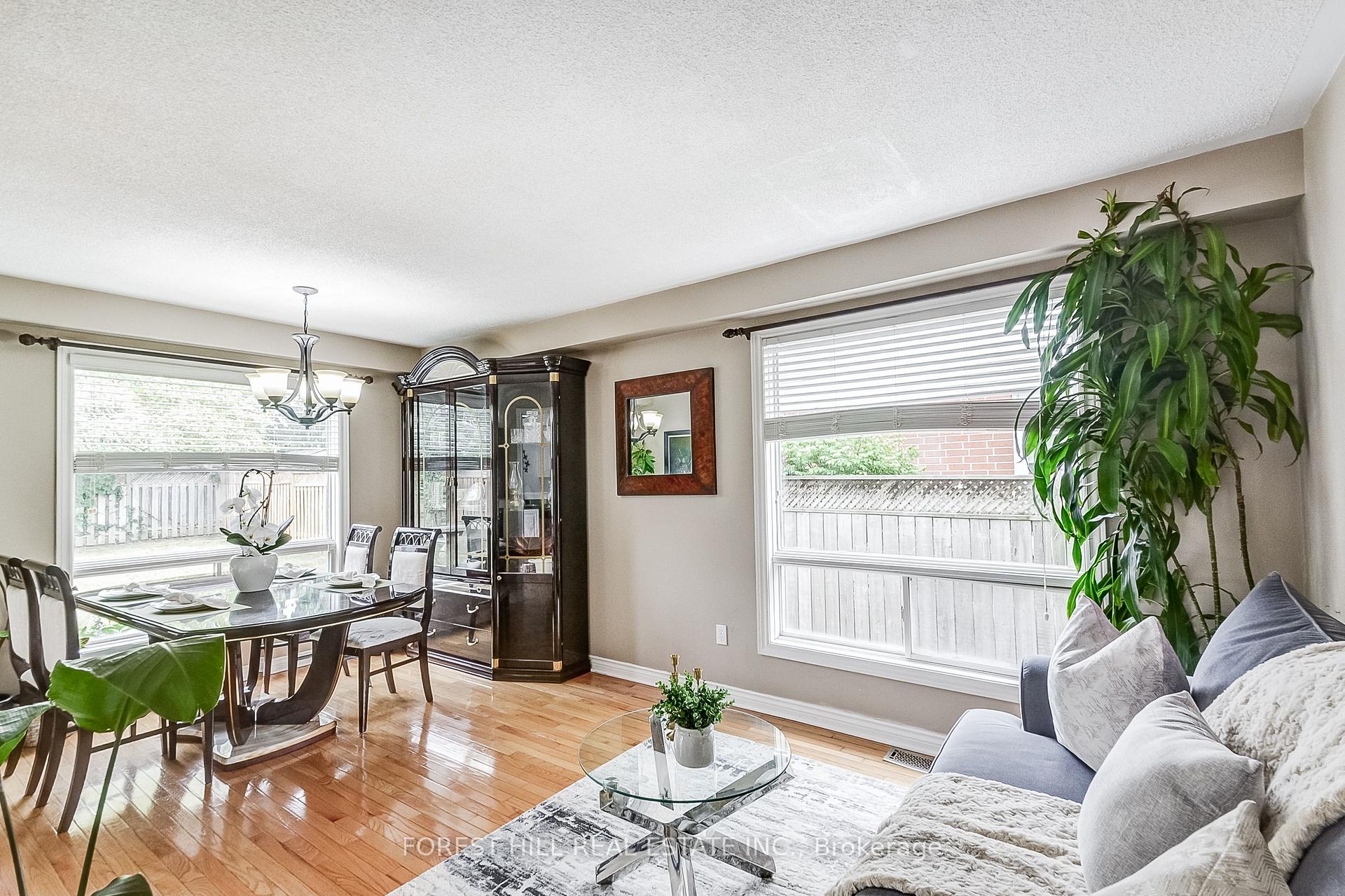 Photo 6 of 61 Hearthstone Crescent, Clarington, Courtice — HOMEH