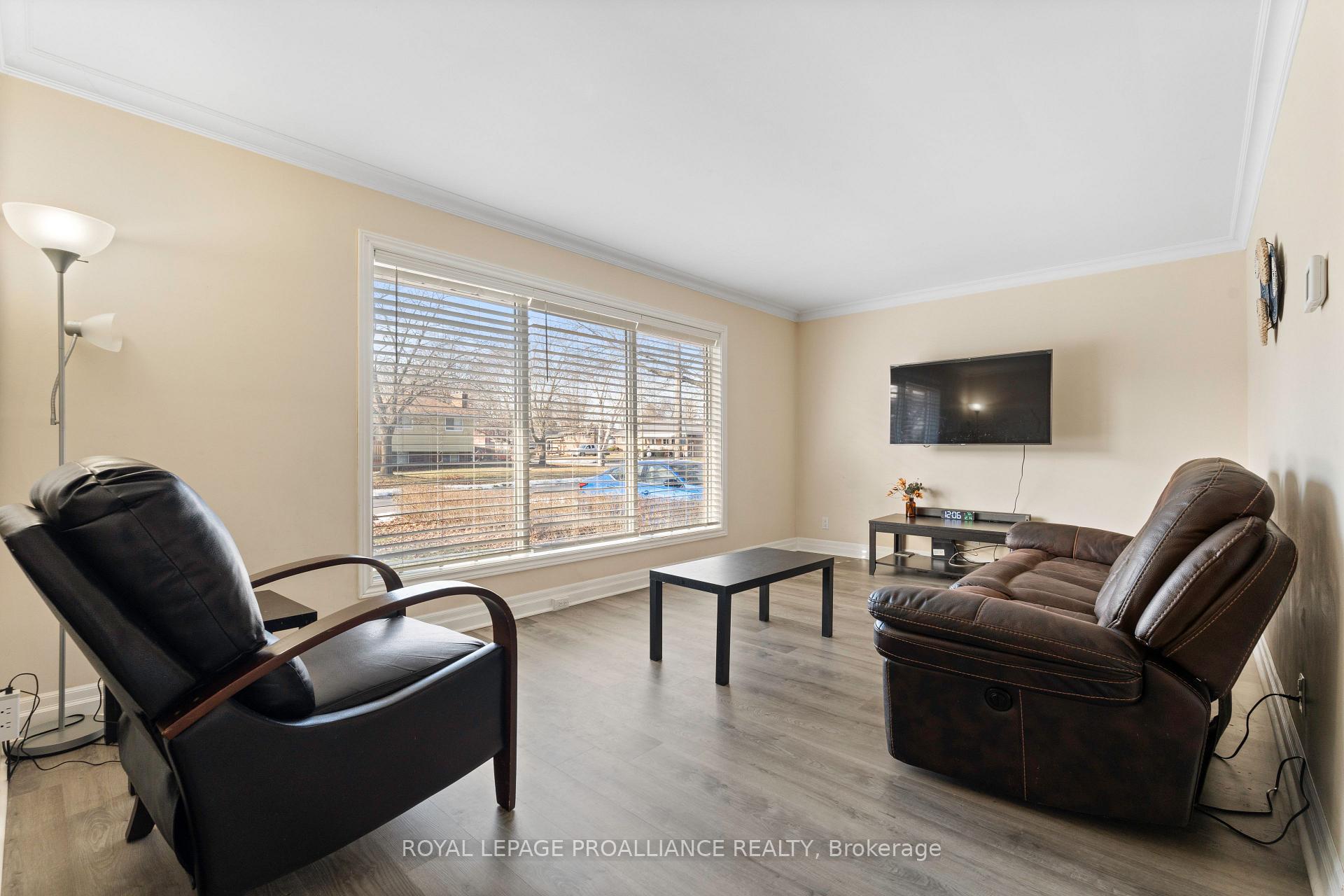 Photo 6 of 17 Melrose Crescent, Belleville, Belleville Ward — HOMEH
