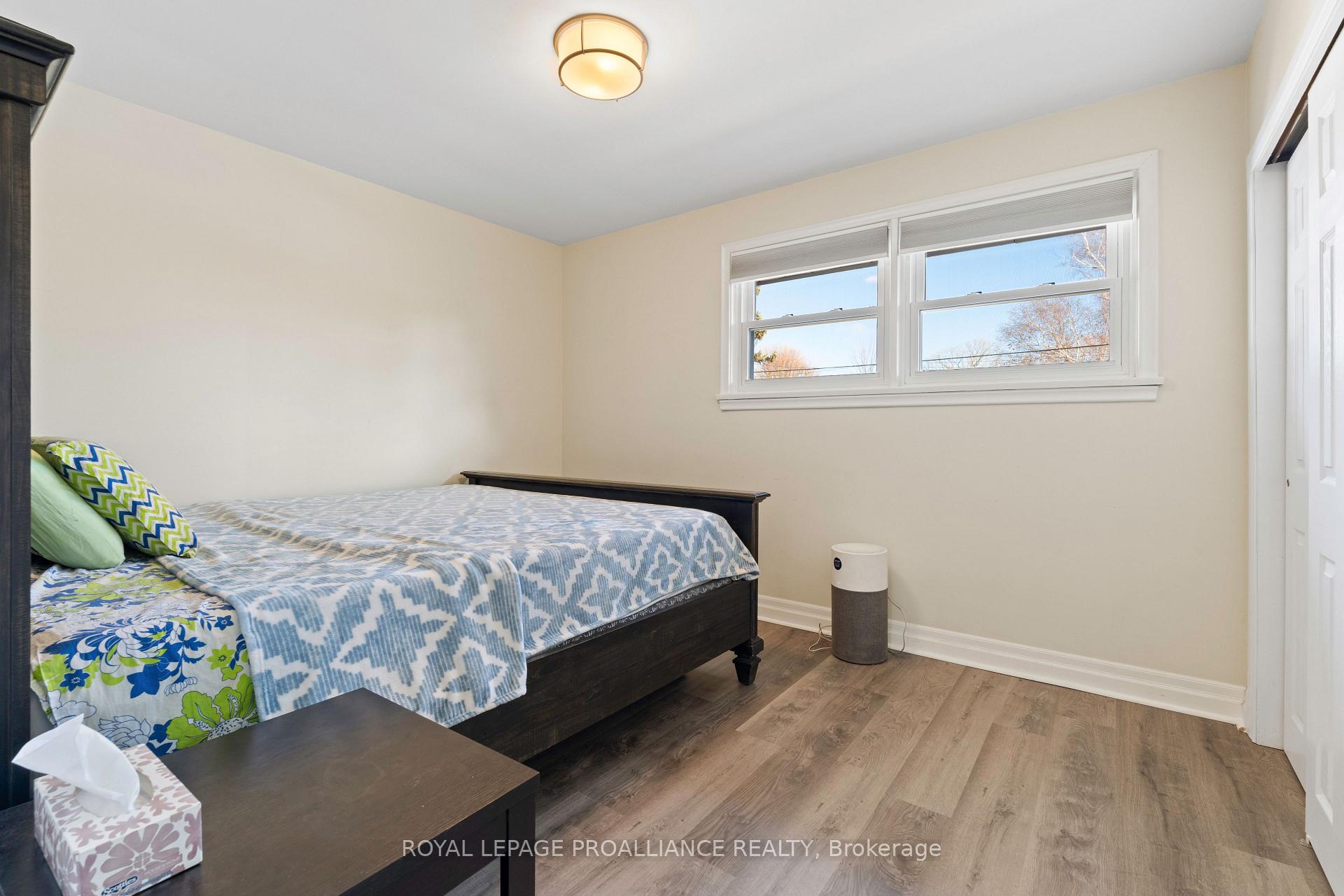 Photo 15 of 17 Melrose Crescent, Belleville, Belleville Ward — HOMEH