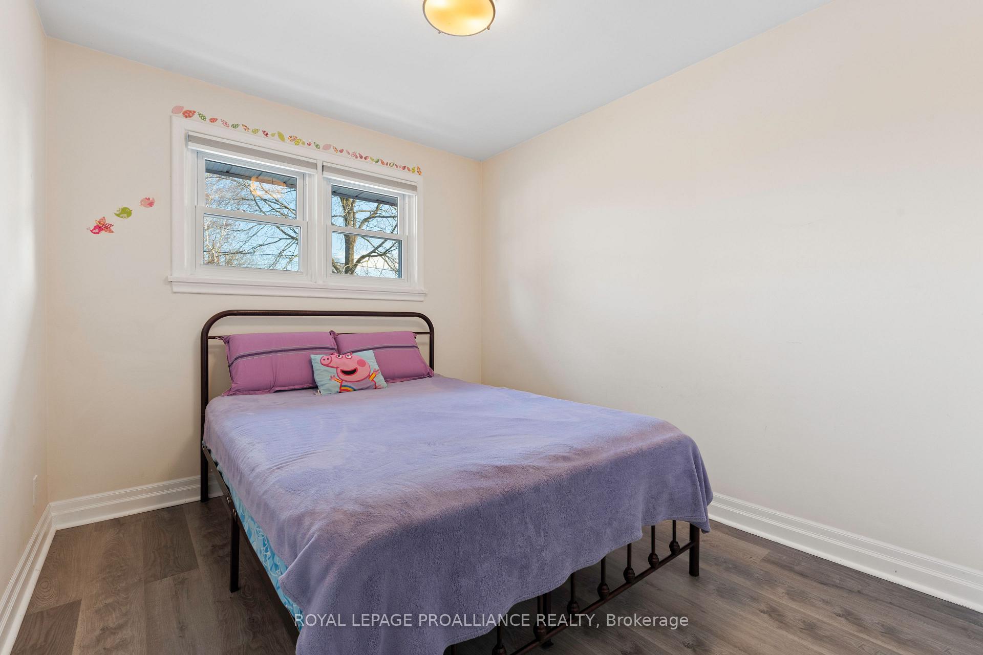 Photo 17 of 17 Melrose Crescent, Belleville, Belleville Ward — HOMEH