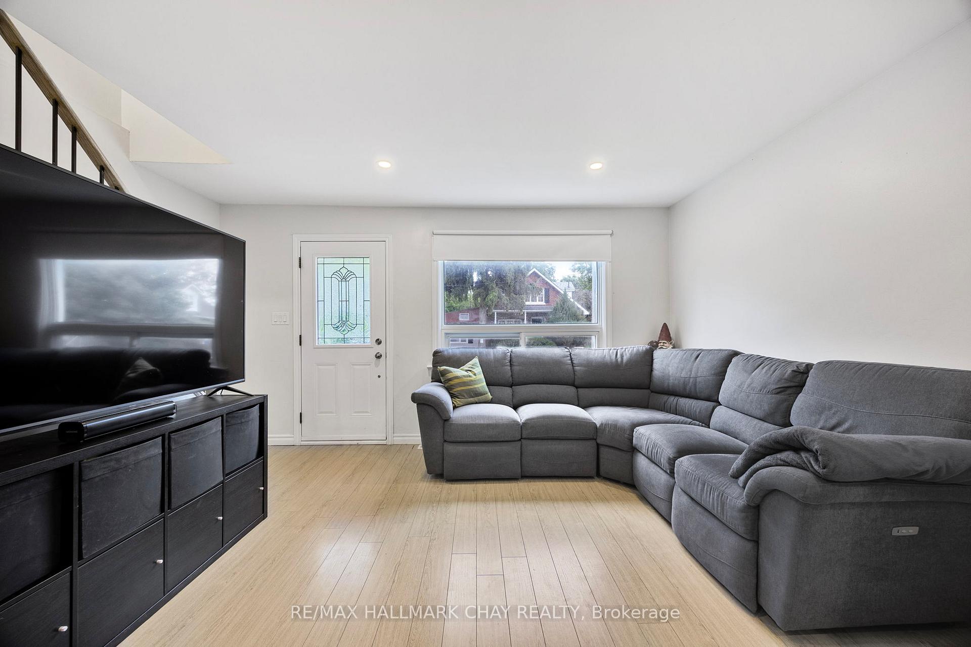 Photo 6 of 154 Sanford Street, Barrie, Sanford — HOMEH