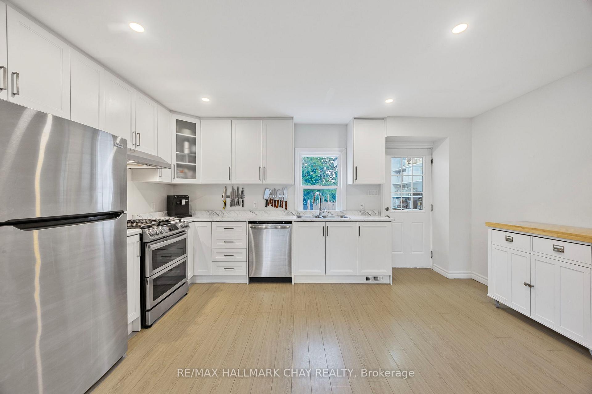 Photo 10 of 154 Sanford Street, Barrie, Sanford — HOMEH