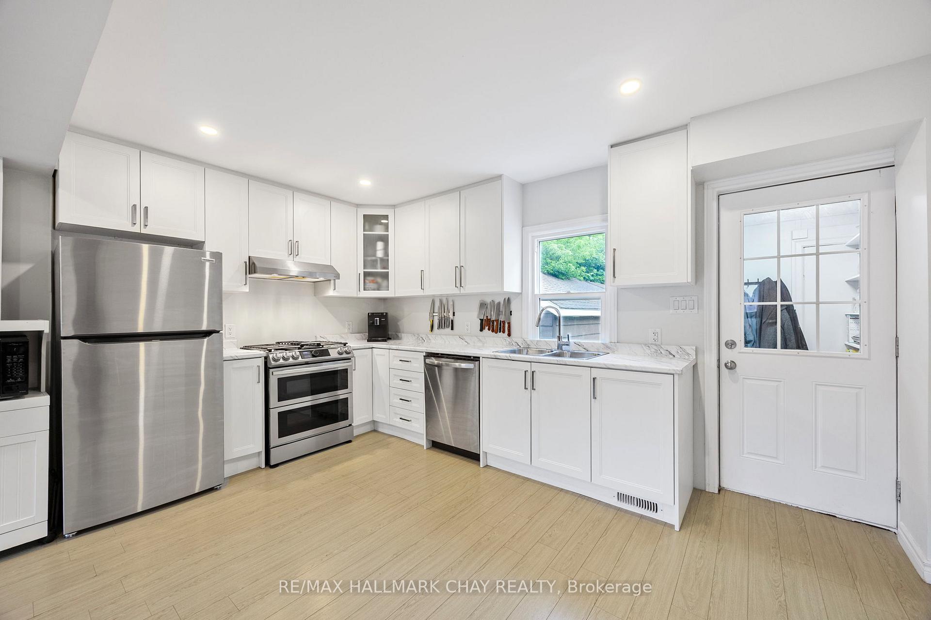 Photo 11 of 154 Sanford Street, Barrie, Sanford — HOMEH
