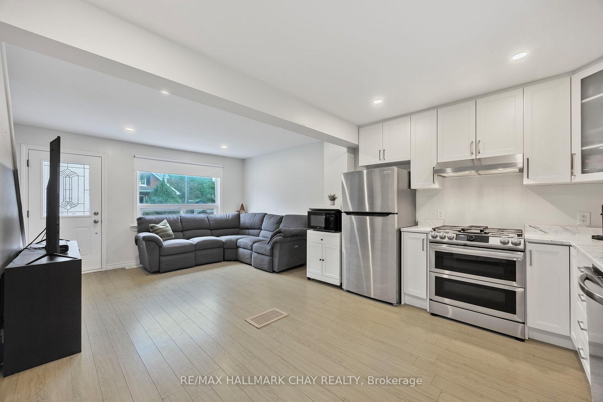 Photo 14 of 154 Sanford Street, Barrie, Sanford — HOMEH