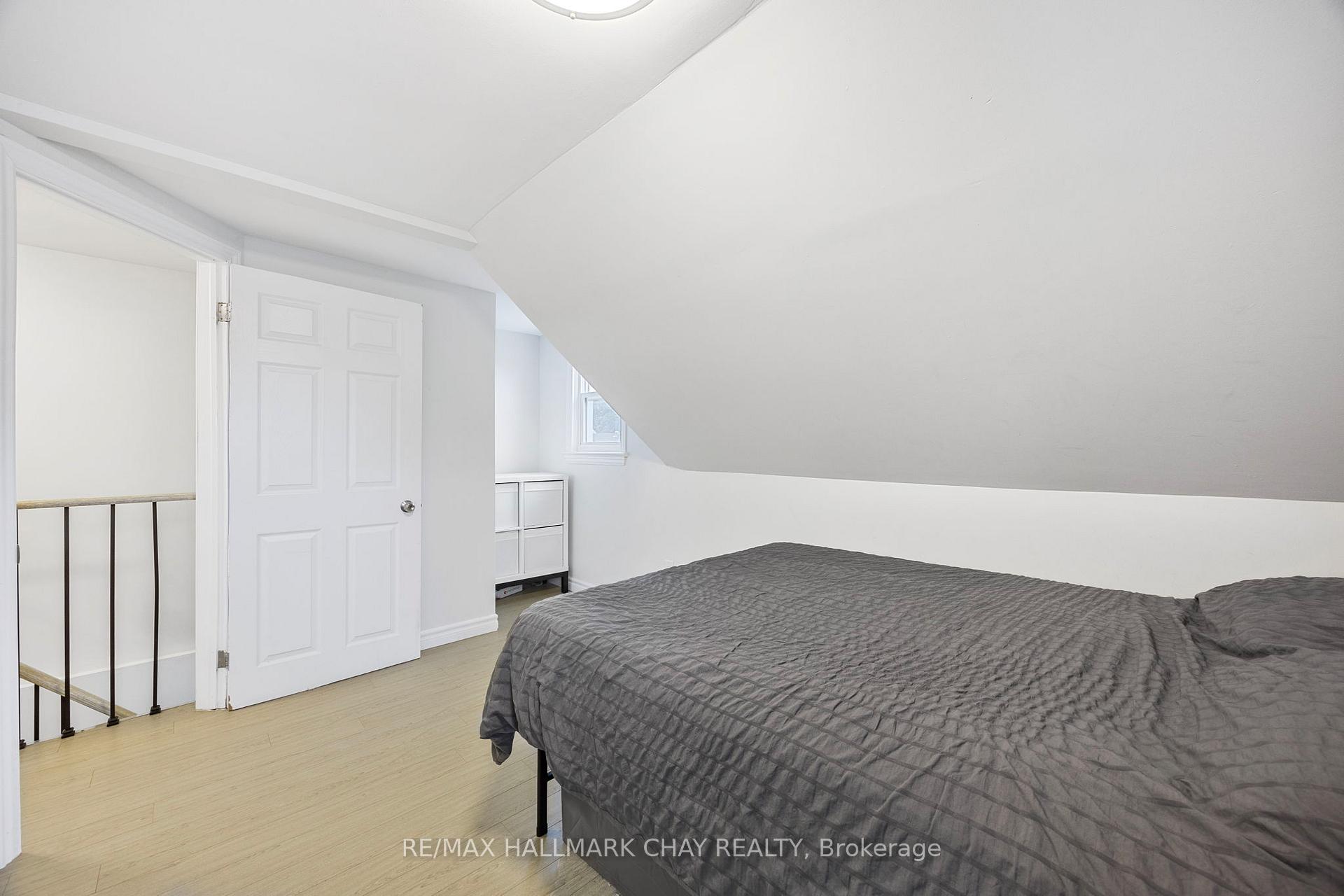 Photo 21 of 154 Sanford Street, Barrie, Sanford — HOMEH