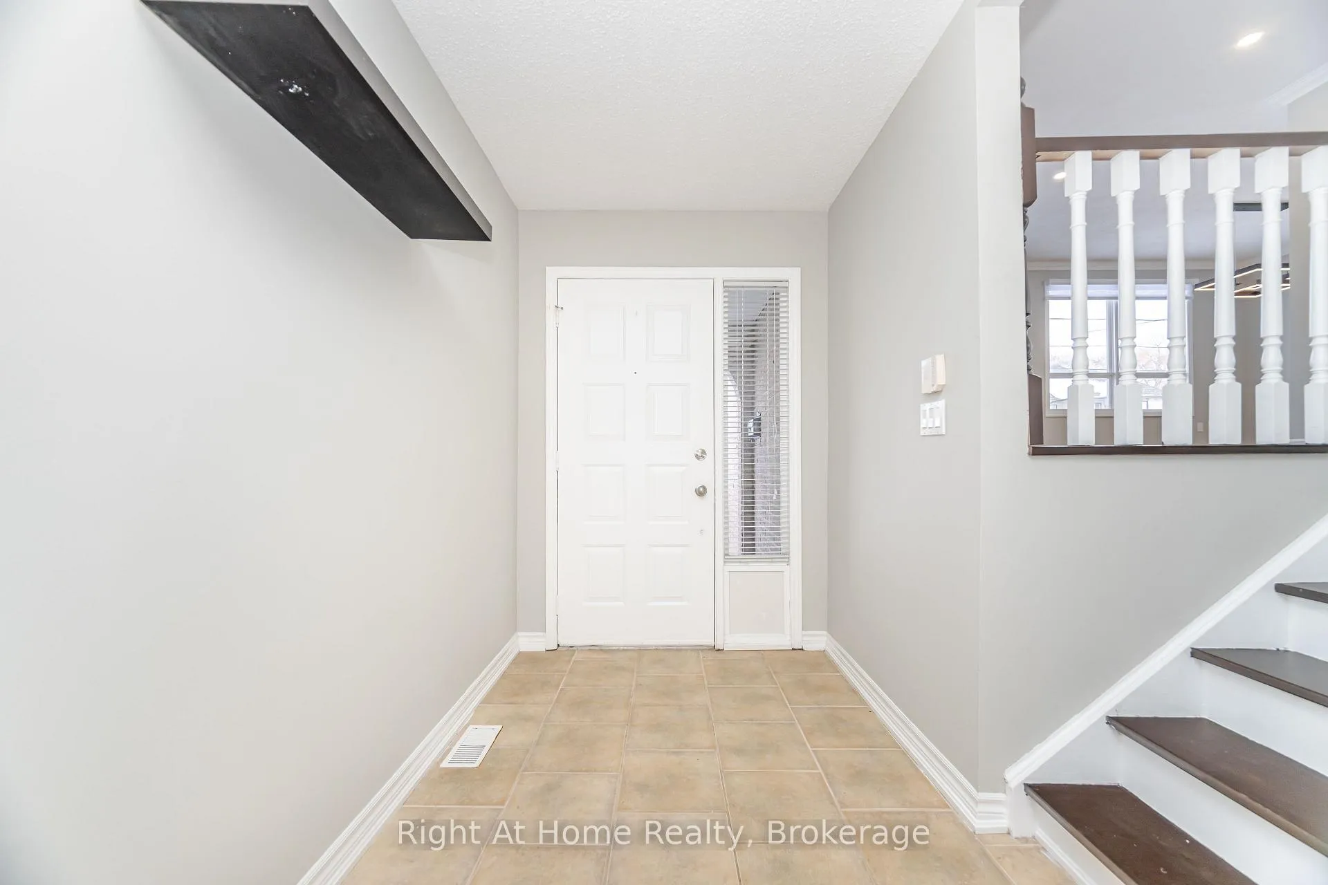 Photo 5 of 364 Red Oak Avenue, Hamilton, Stoney Creek — HOMEH