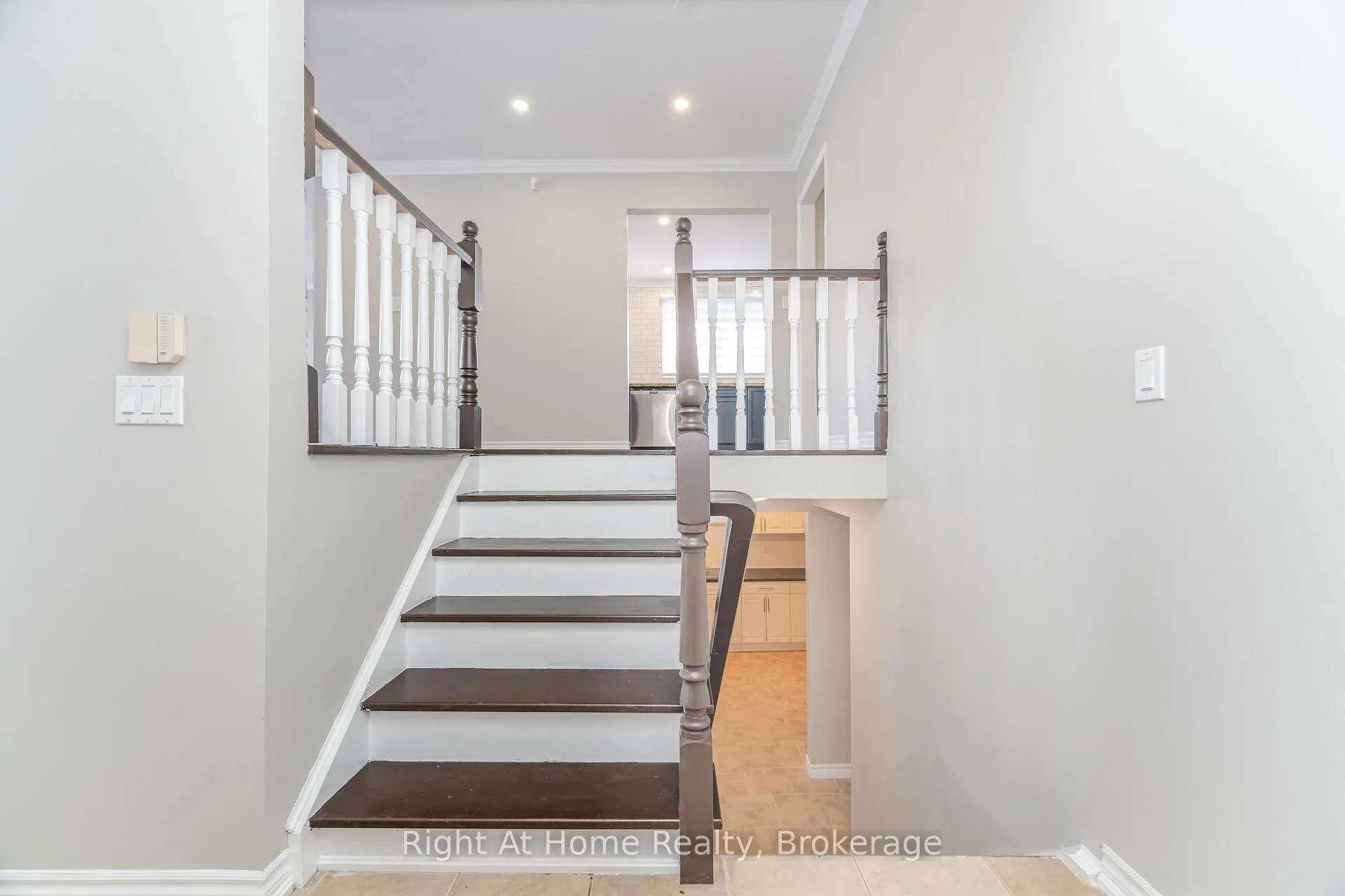 Photo 7 of 364 Red Oak Avenue, Hamilton, Stoney Creek — HOMEH