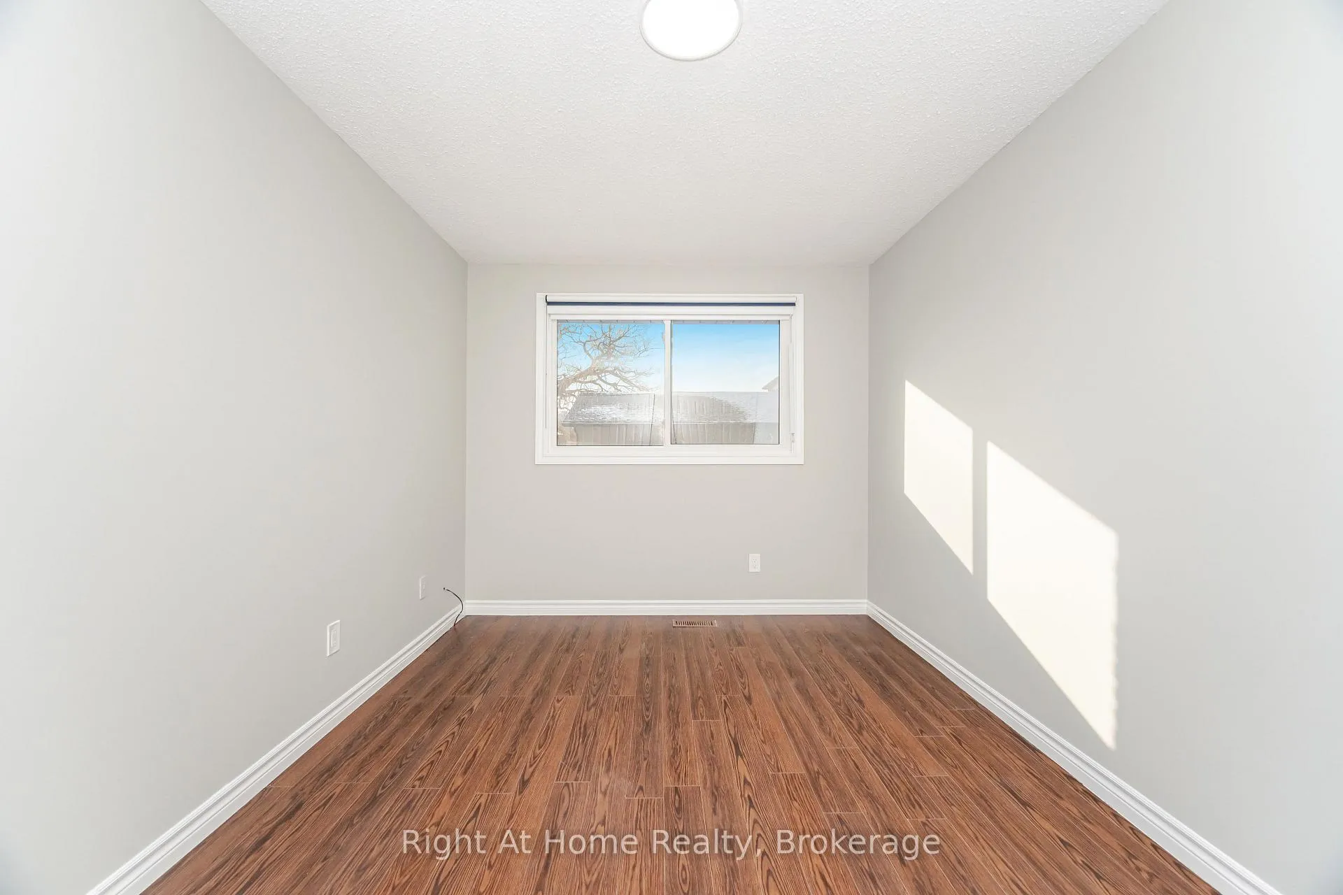 Photo 23 of 364 Red Oak Avenue, Hamilton, Stoney Creek — HOMEH