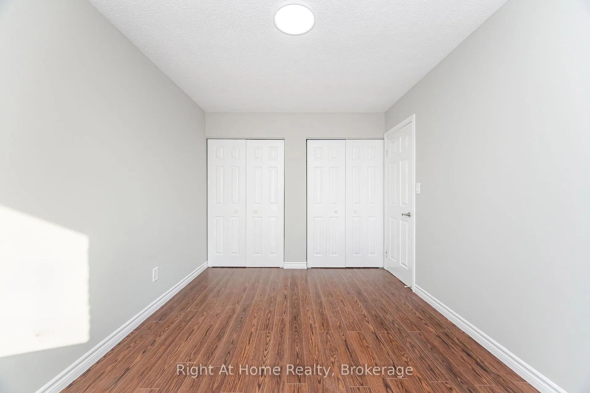 Photo 24 of 364 Red Oak Avenue, Hamilton, Stoney Creek — HOMEH