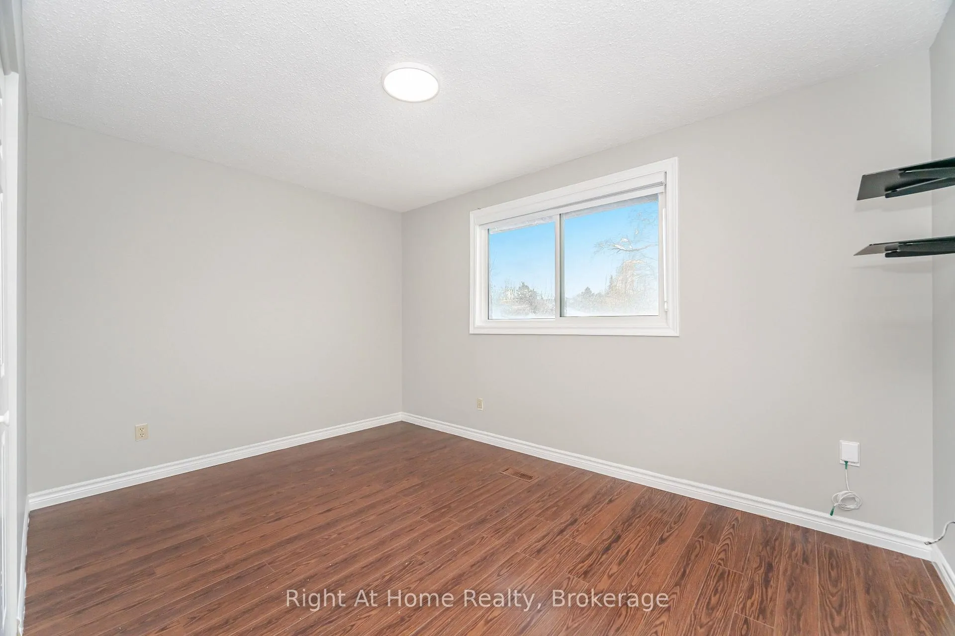 Photo 25 of 364 Red Oak Avenue, Hamilton, Stoney Creek — HOMEH