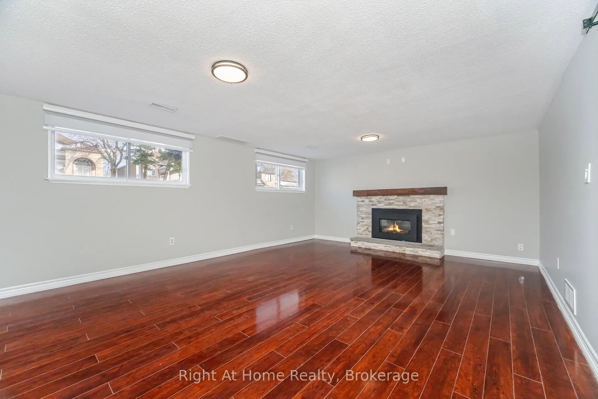 Photo 32 of 364 Red Oak Avenue, Hamilton, Stoney Creek — HOMEH