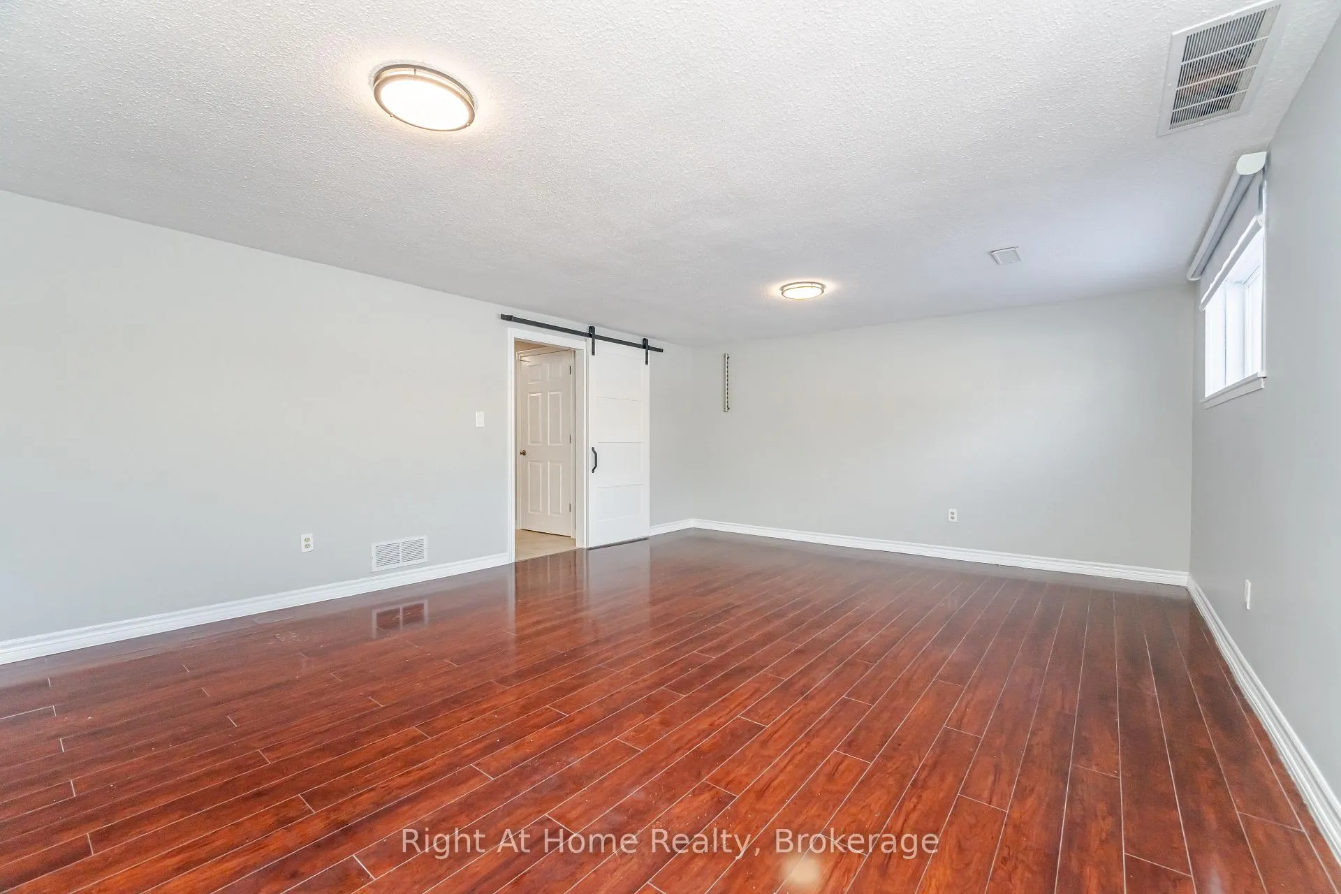 Photo 33 of 364 Red Oak Avenue, Hamilton, Stoney Creek — HOMEH