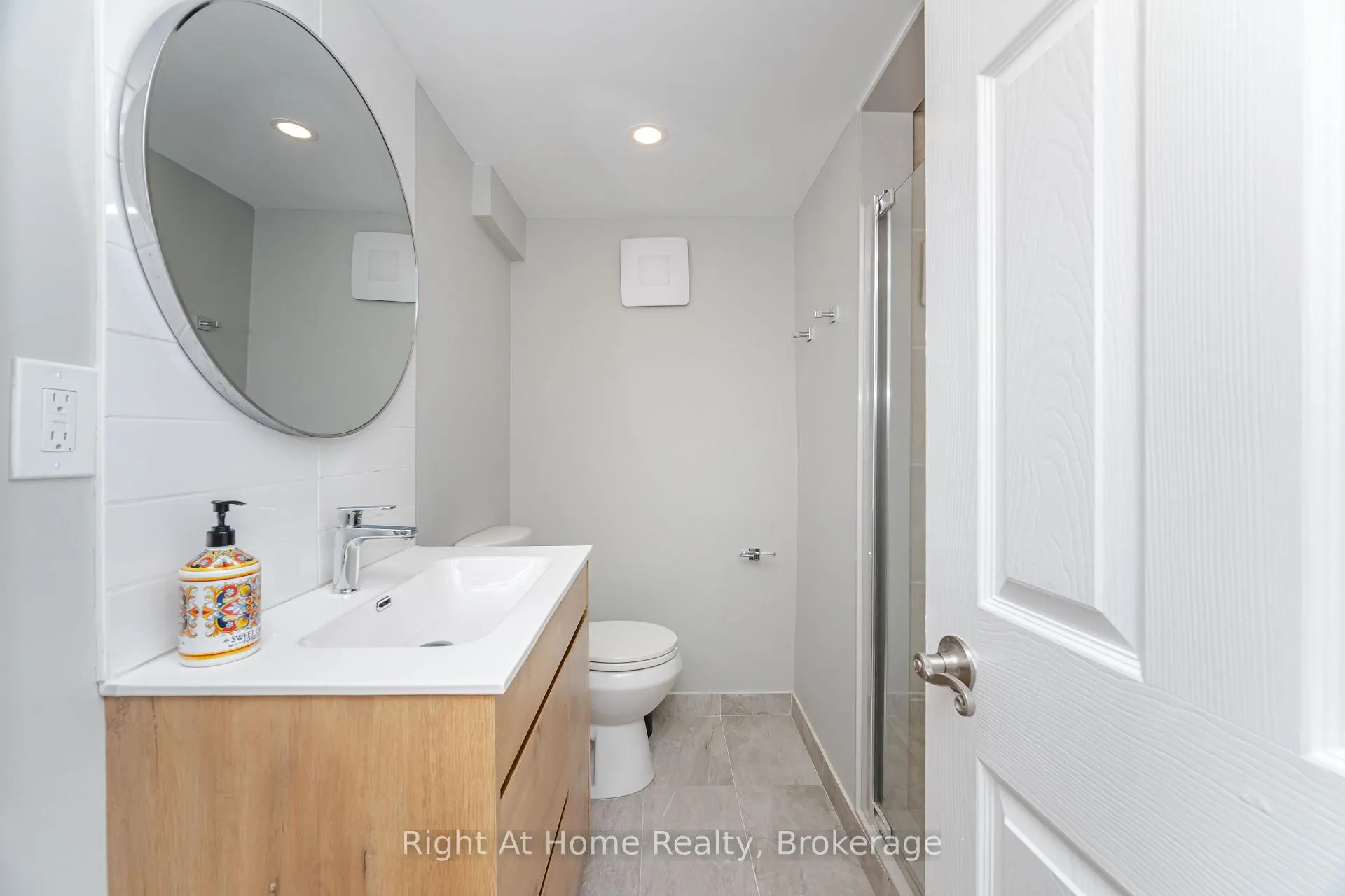Photo 39 of 364 Red Oak Avenue, Hamilton, Stoney Creek — HOMEH