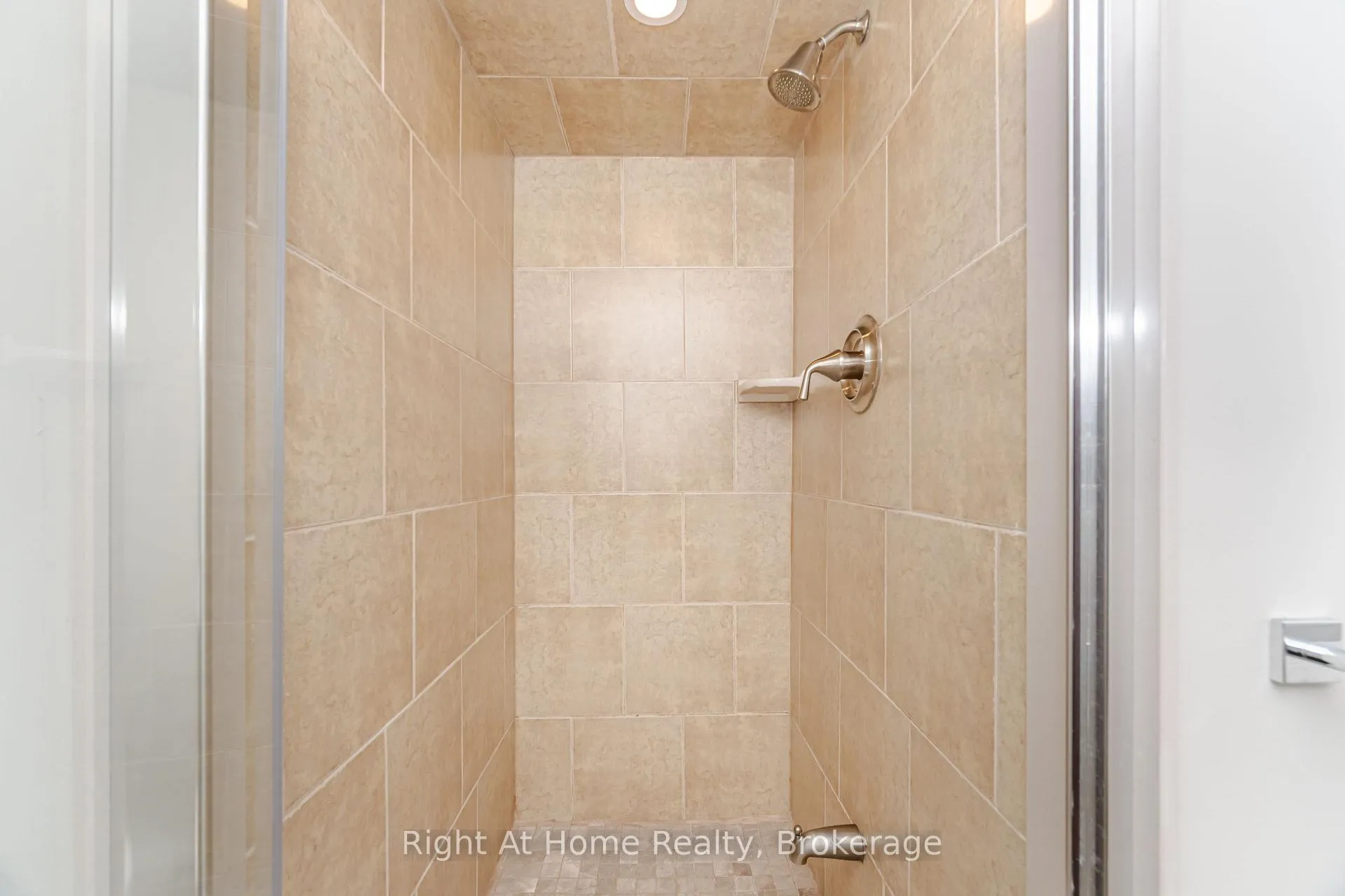 Photo 40 of 364 Red Oak Avenue, Hamilton, Stoney Creek — HOMEH