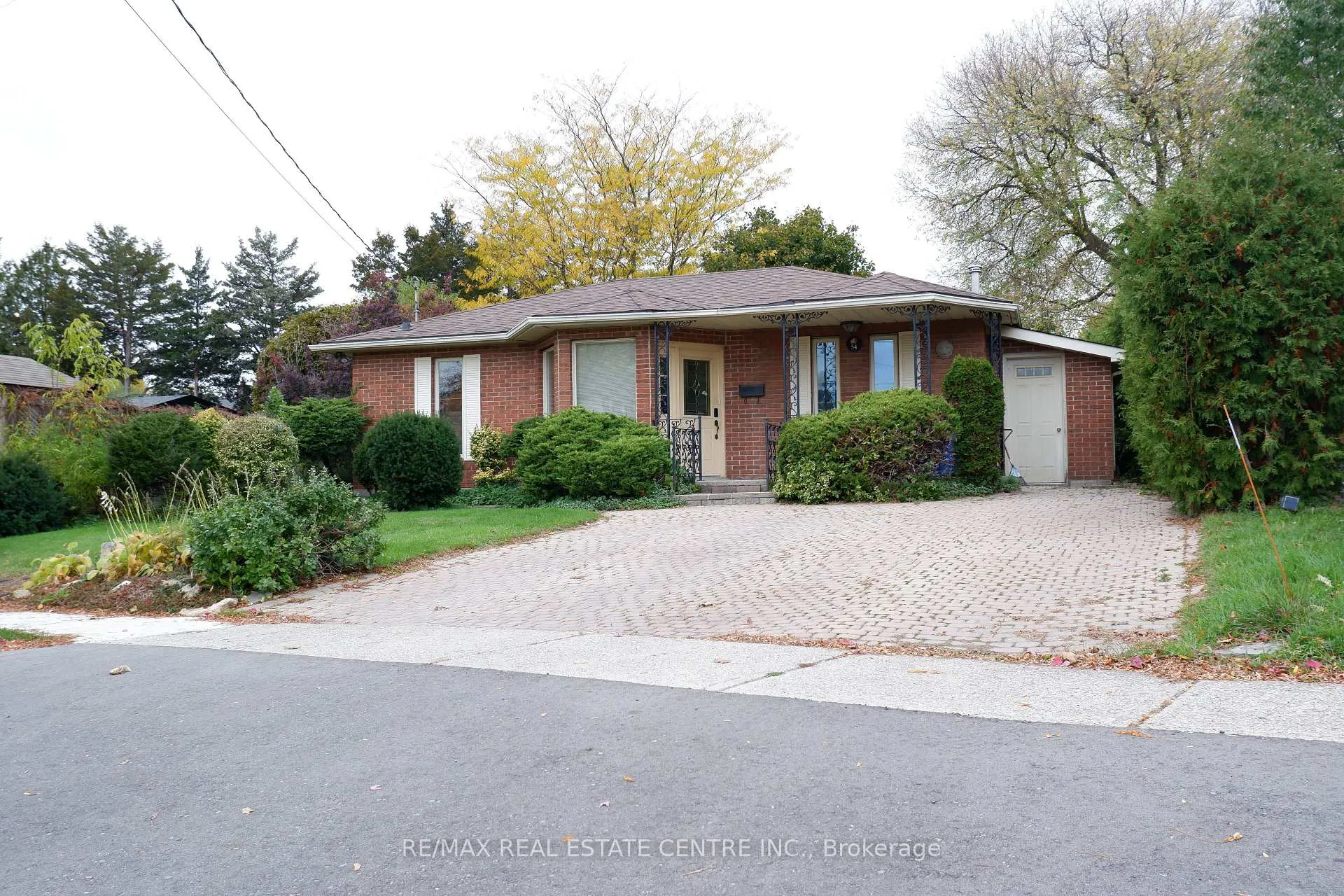 Front of 54 Moultrey Crescent N