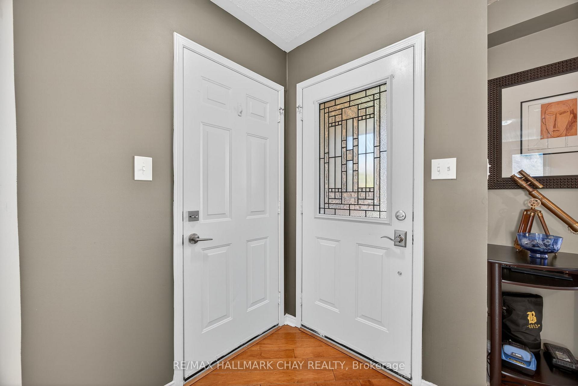 Photo 4 of 133 Trevino Circle, Barrie, East Bayfield — HOMEH