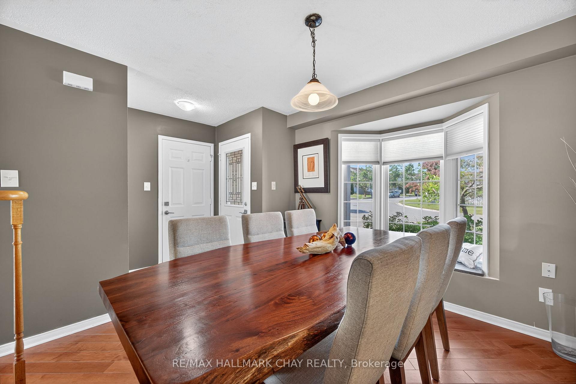 Photo 8 of 133 Trevino Circle, Barrie, East Bayfield — HOMEH