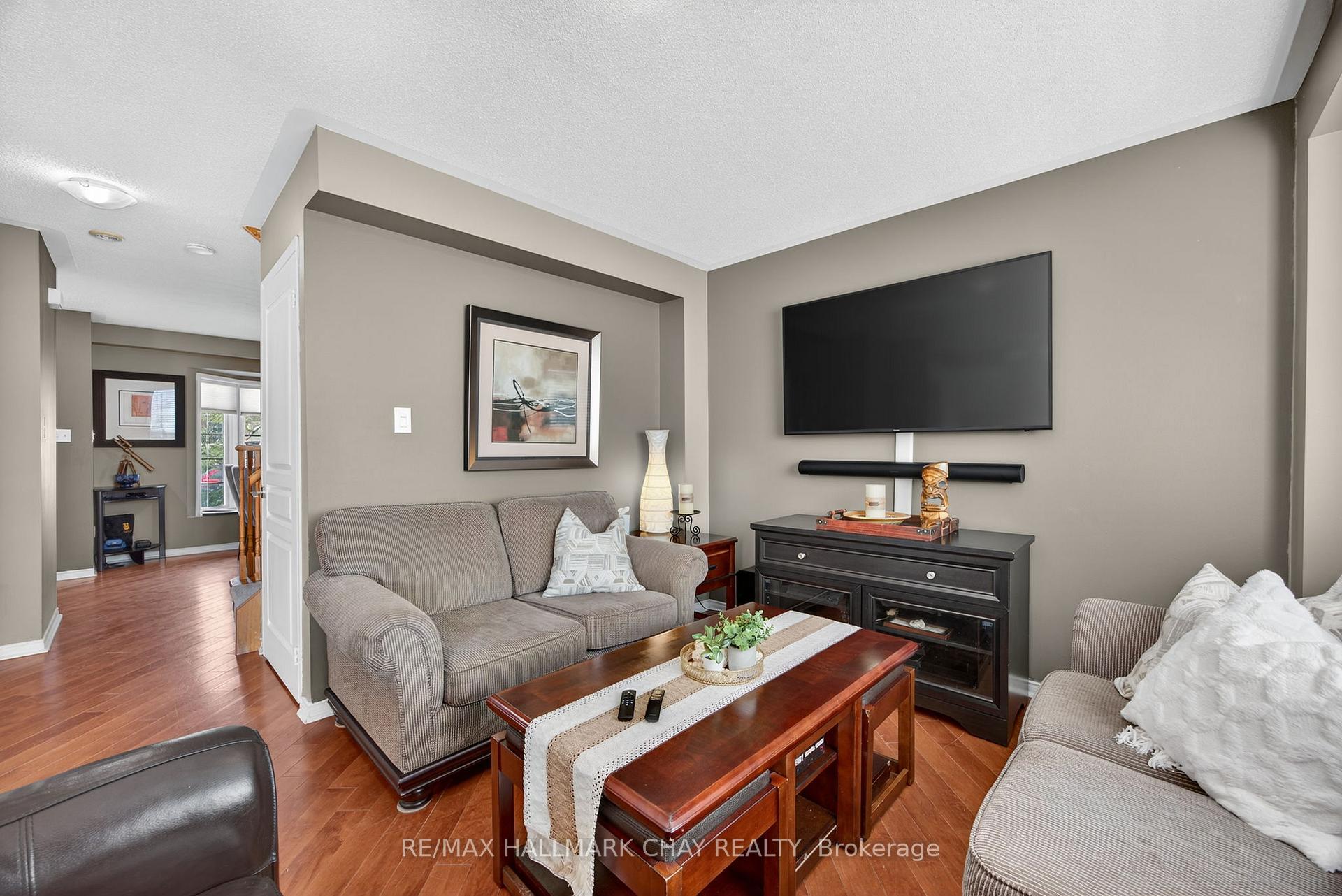 Photo 12 of 133 Trevino Circle, Barrie, East Bayfield — HOMEH