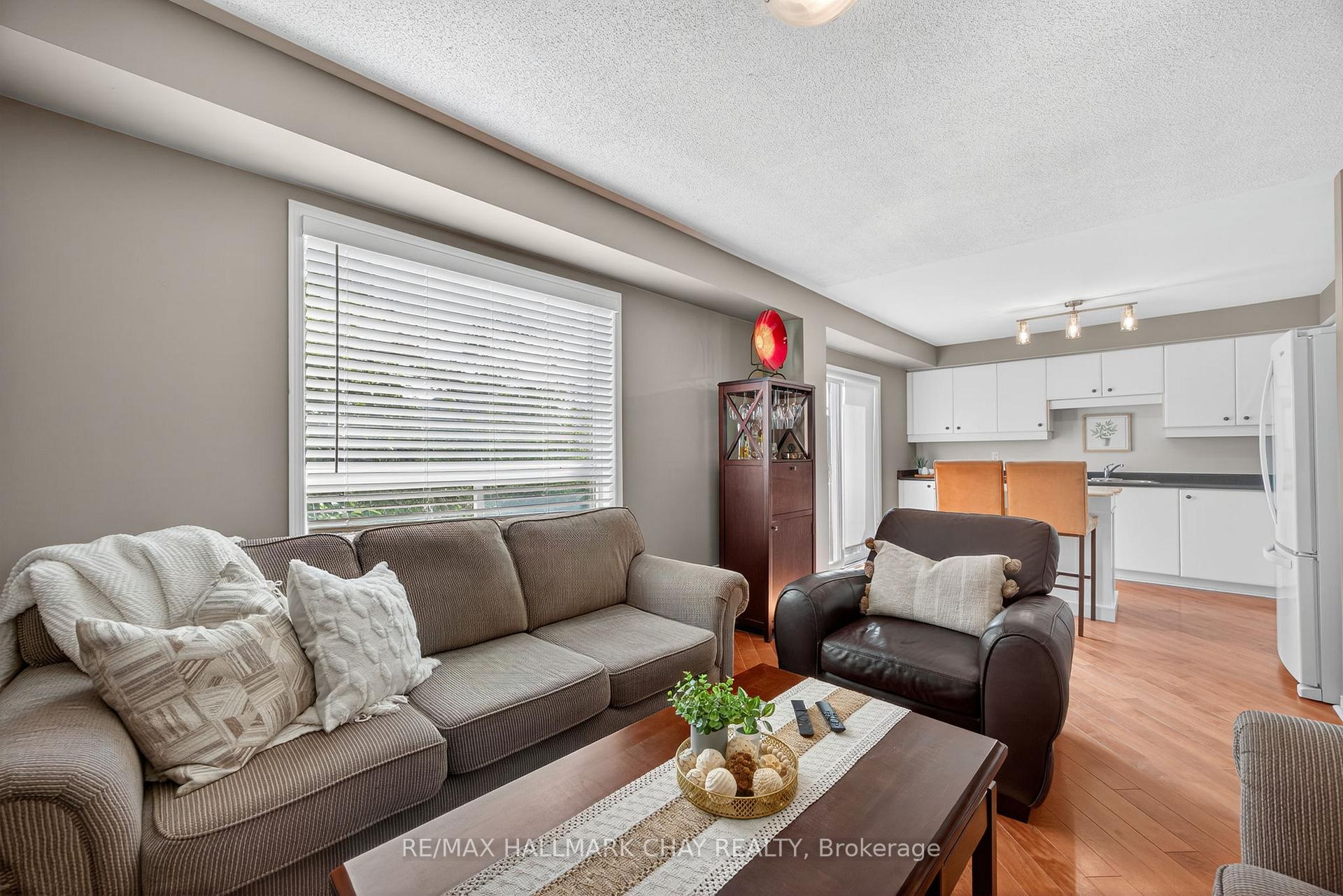 Photo 14 of 133 Trevino Circle, Barrie, East Bayfield — HOMEH