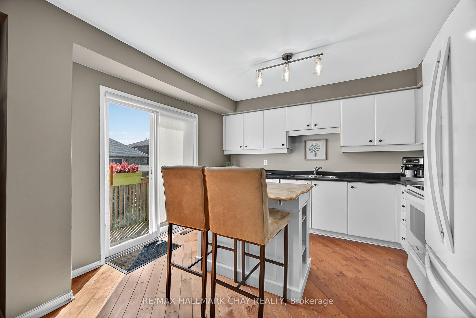 Photo 15 of 133 Trevino Circle, Barrie, East Bayfield — HOMEH