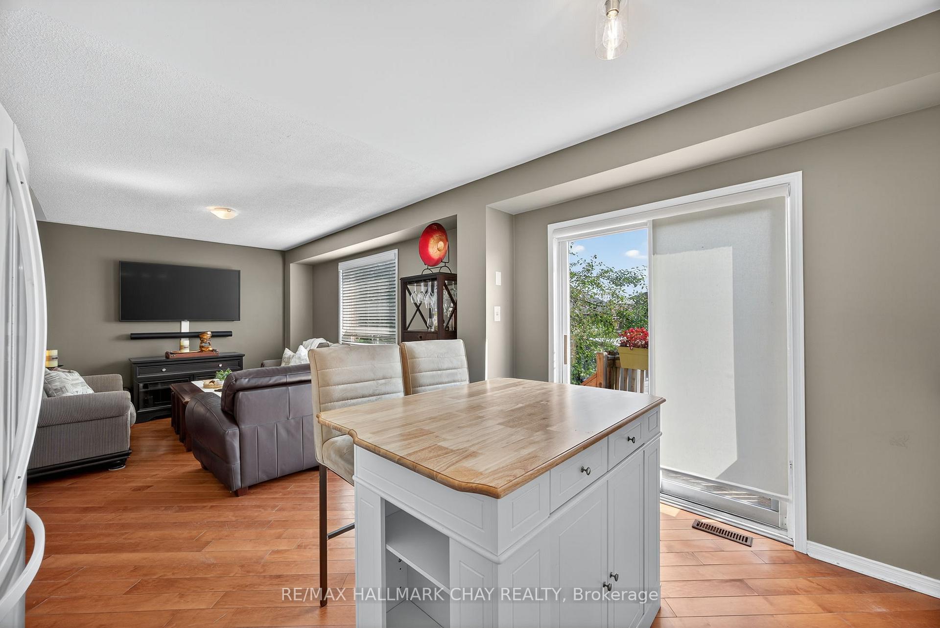 Photo 20 of 133 Trevino Circle, Barrie, East Bayfield — HOMEH