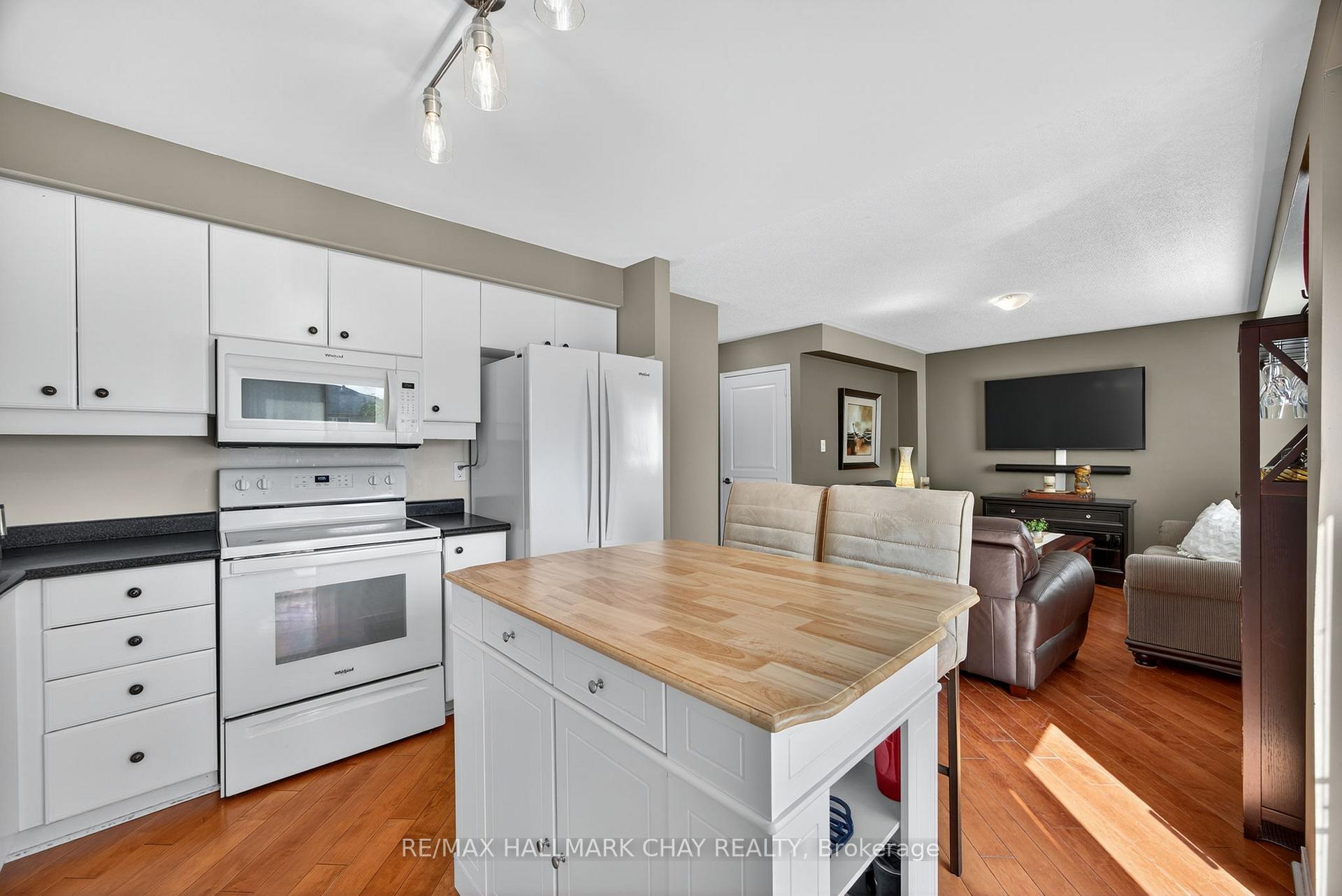 Photo 23 of 133 Trevino Circle, Barrie, East Bayfield — HOMEH