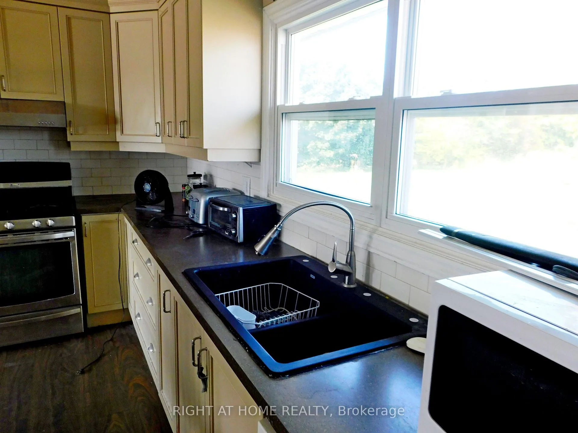 Photo 4 of 269 Rock Chapel Road, Hamilton, Rural Flamborough — HOMEH