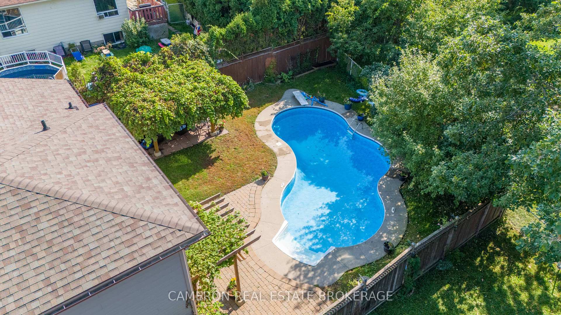 Photo 4 of 411 Meadowvale Crescent, Cornwall — HOMEH