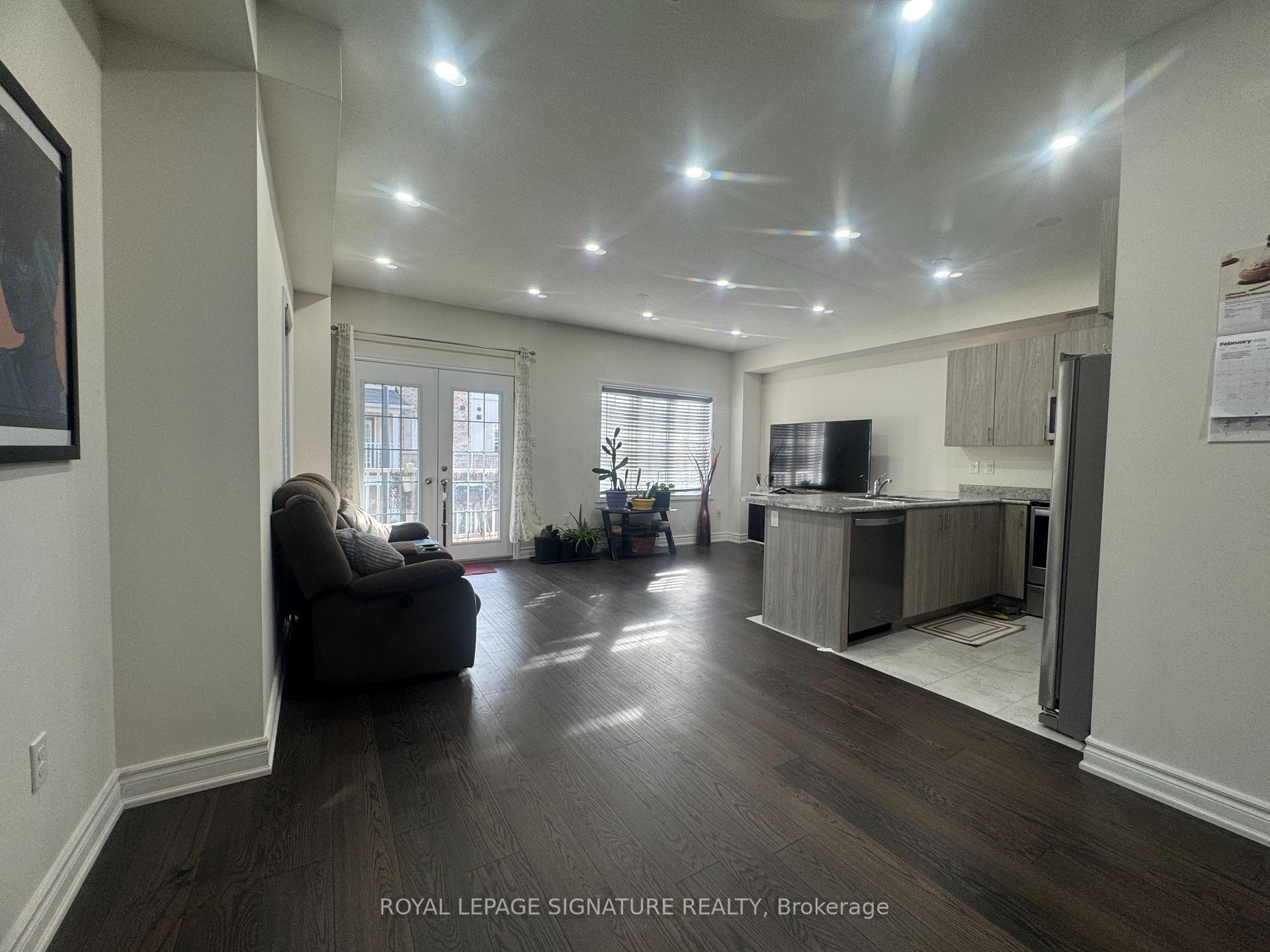 Photo 8 of Unit 13, 88 Decorso Drive, Guelph, Kortright East — HOMEH