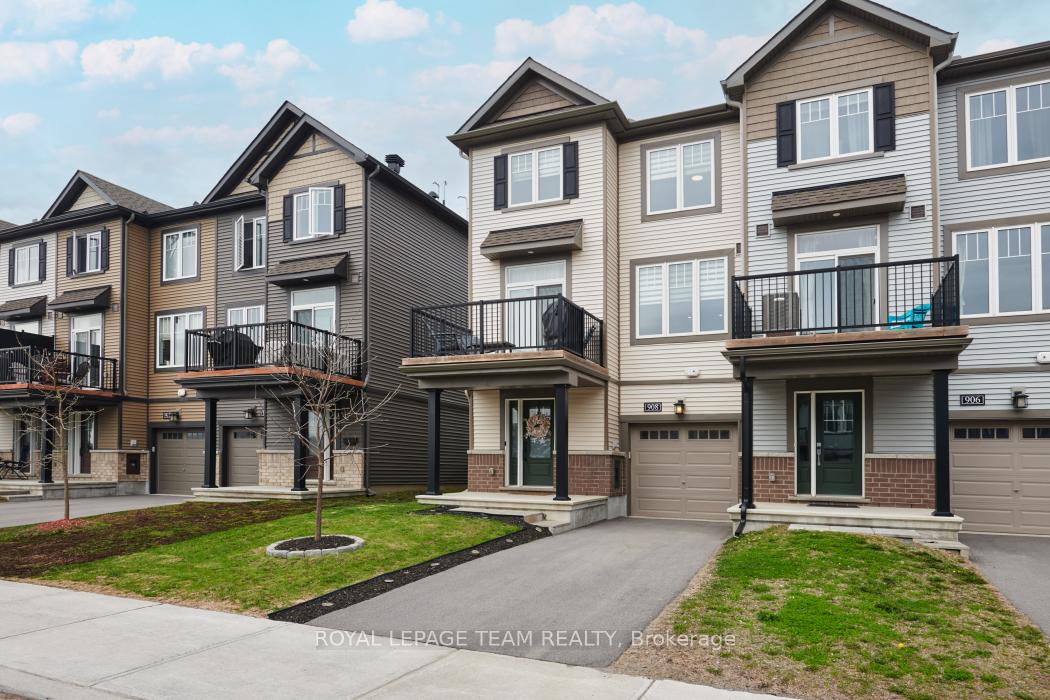 Photo 3 of 908 Lixnaw Court, Ottawa, Barrhaven - Half Moon Bay — HOMEH
