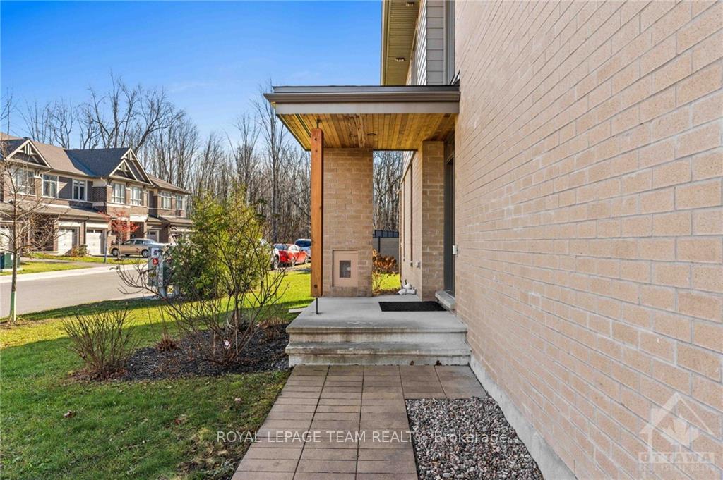 Photo 2 of 870 Quartet Avenue, Ottawa, Riverside South/Gloucester Glen — HOMEH
