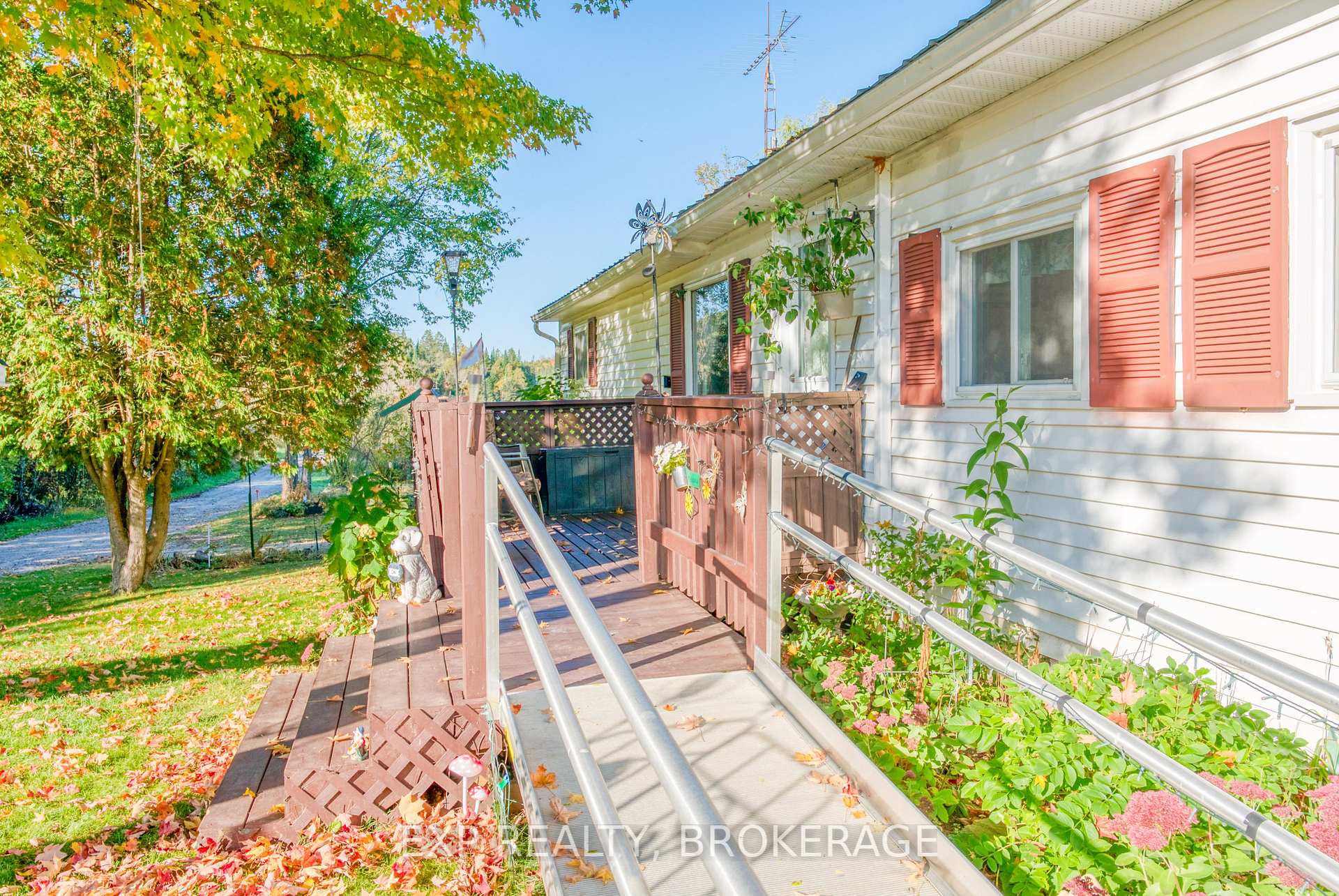 Photo 3 of 1103 Harold Road, Central Frontenac, Frontenac Centre — HOMEH