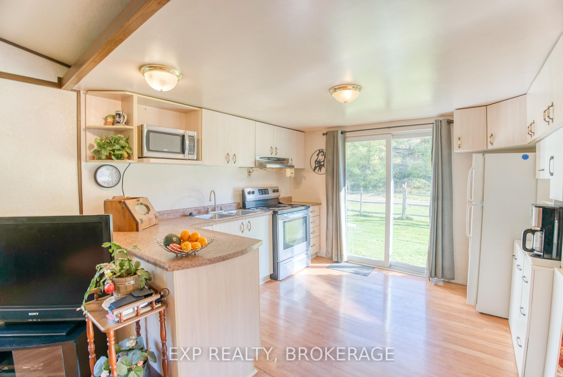 Photo 10 of 1103 Harold Road, Central Frontenac, Frontenac Centre — HOMEH