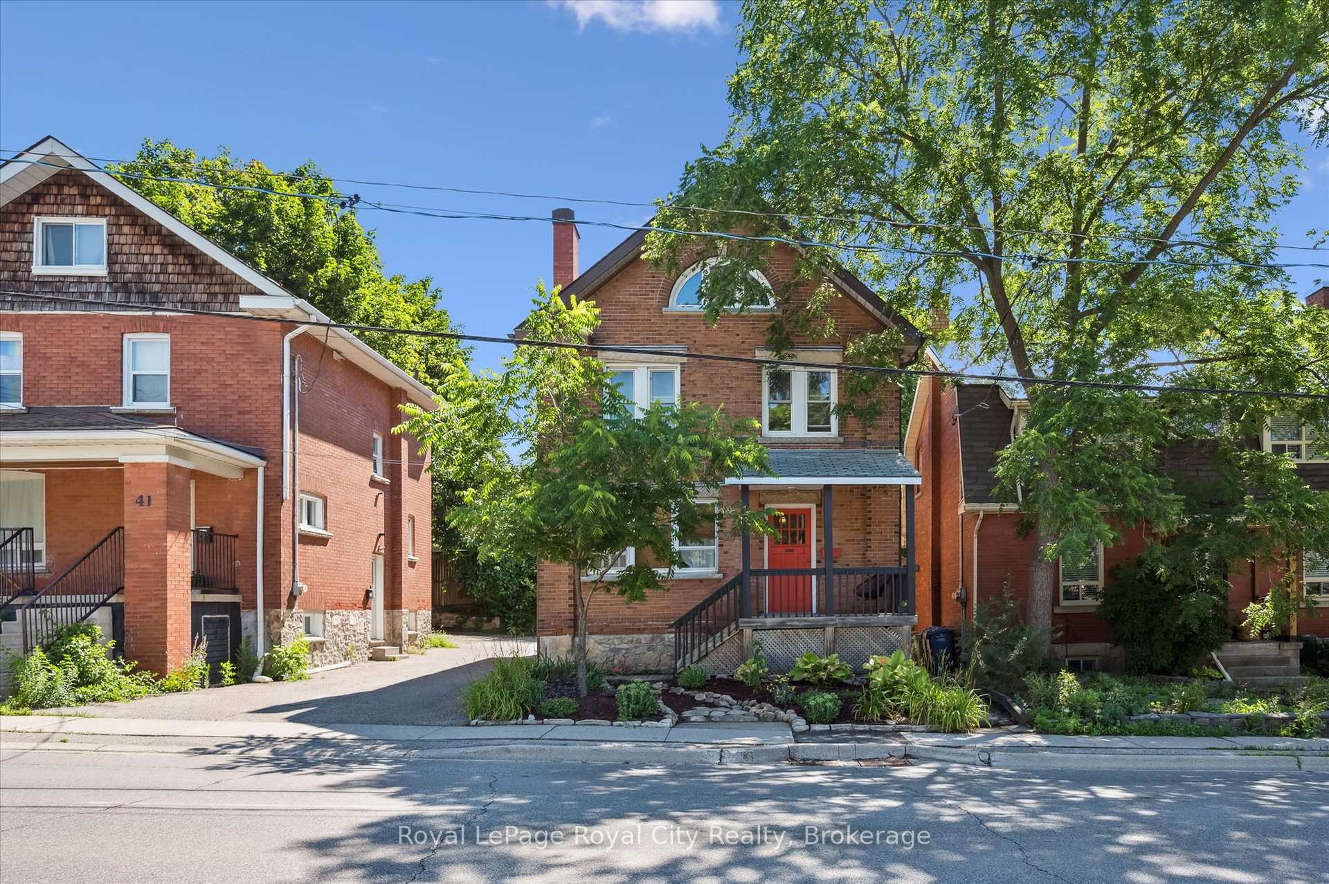 Photo 2 of 33 Eramosa Road, Guelph, St. George's — HOMEH