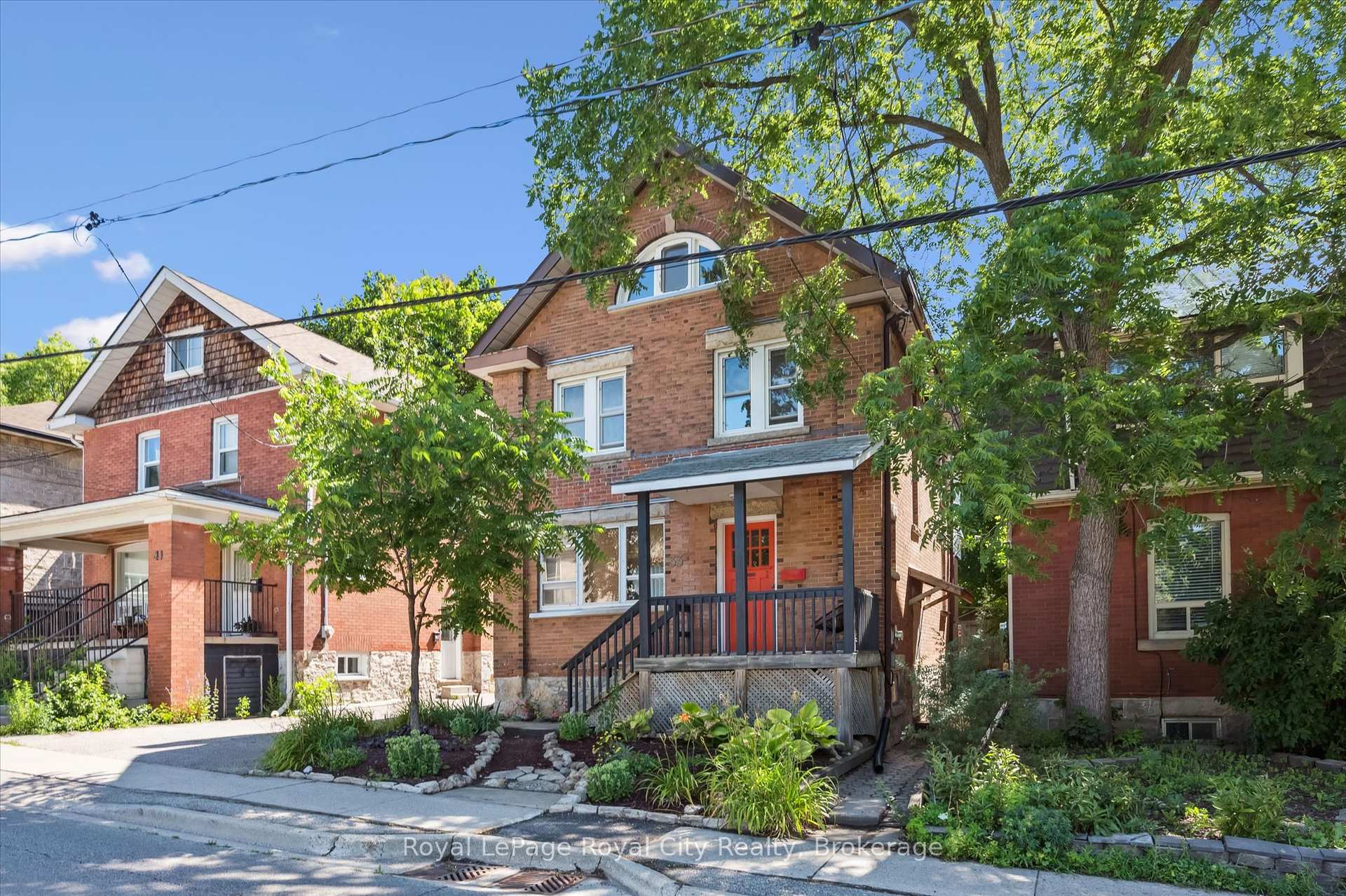 Photo 3 of 33 Eramosa Road, Guelph, St. George's — HOMEH