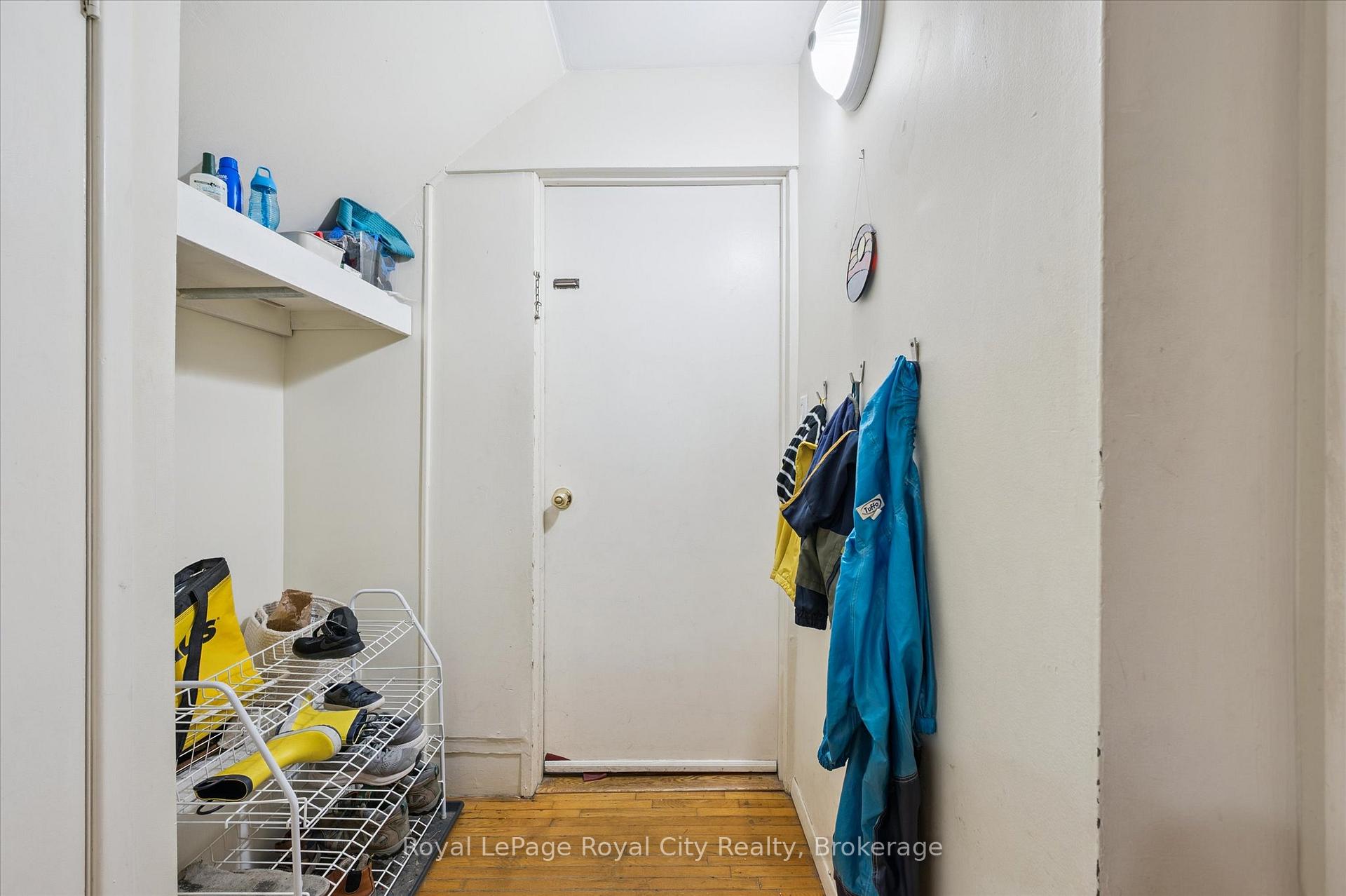 Photo 8 of 33 Eramosa Road, Guelph, St. George's — HOMEH