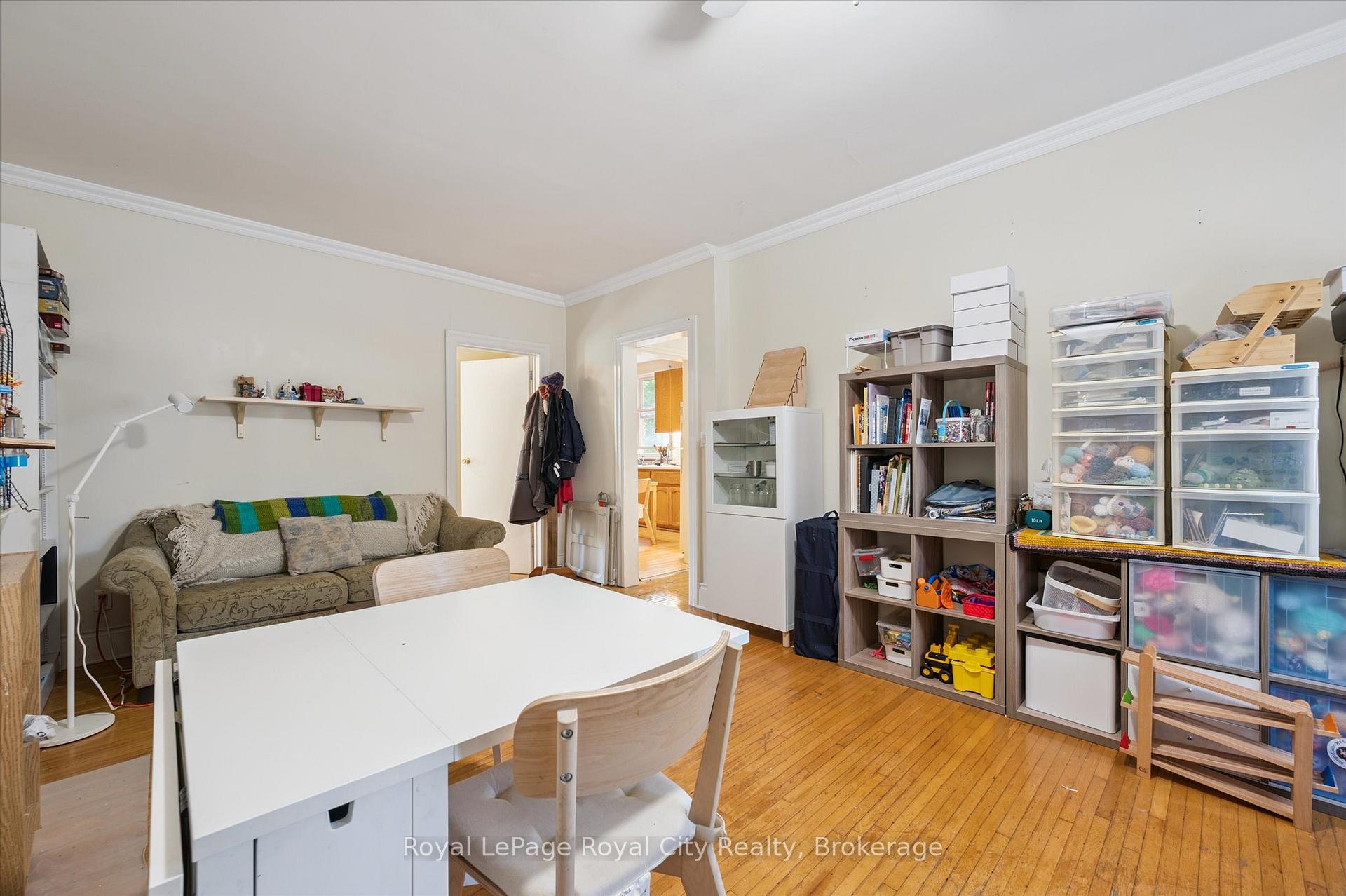 Photo 10 of 33 Eramosa Road, Guelph, St. George's — HOMEH