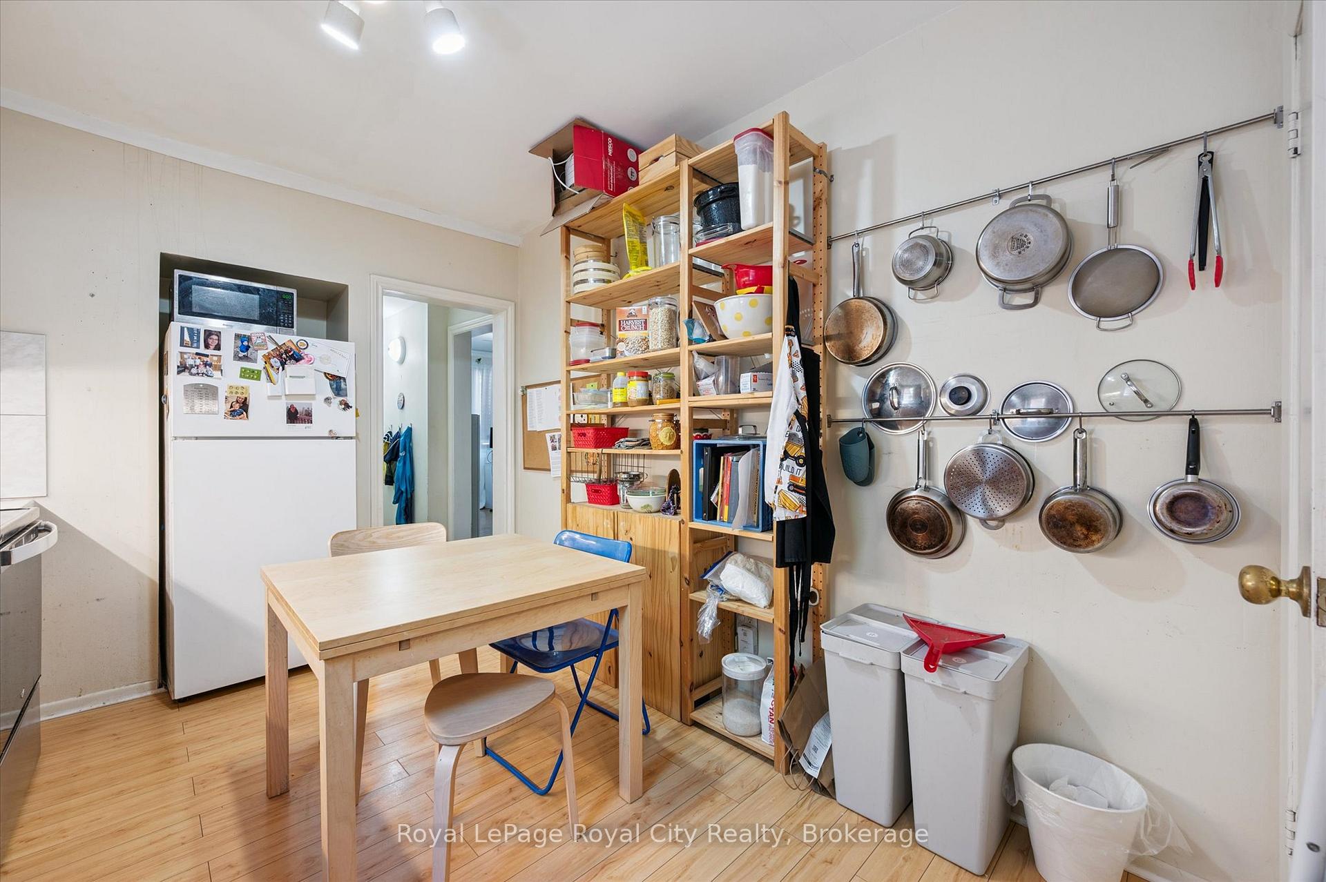 Photo 12 of 33 Eramosa Road, Guelph, St. George's — HOMEH