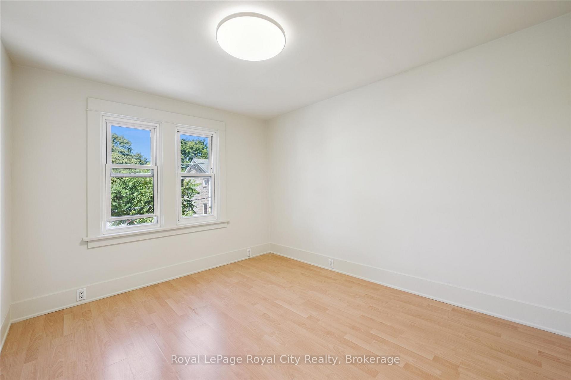 Photo 22 of 33 Eramosa Road, Guelph, St. George's — HOMEH