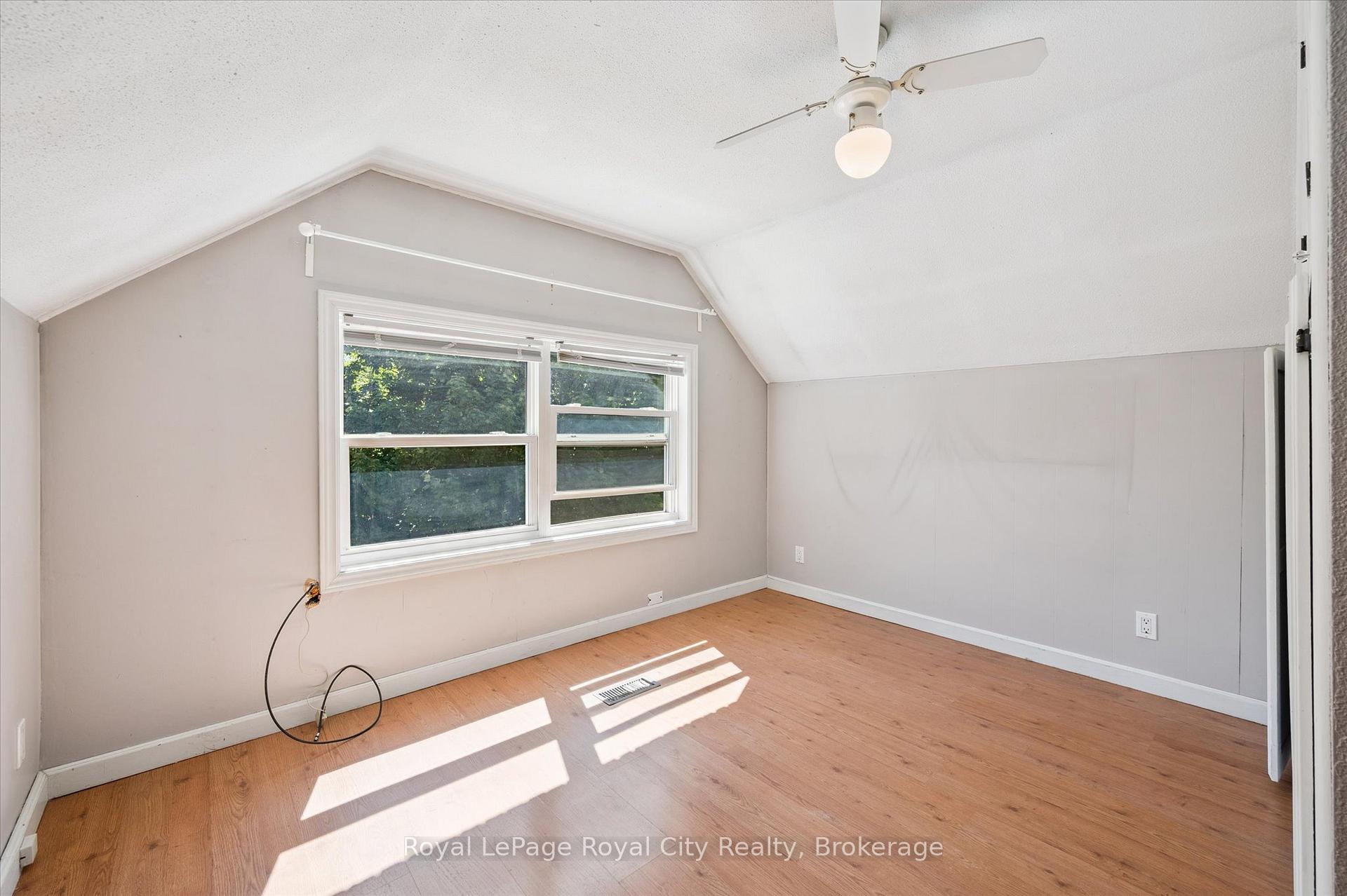 Photo 29 of 33 Eramosa Road, Guelph, St. George's — HOMEH