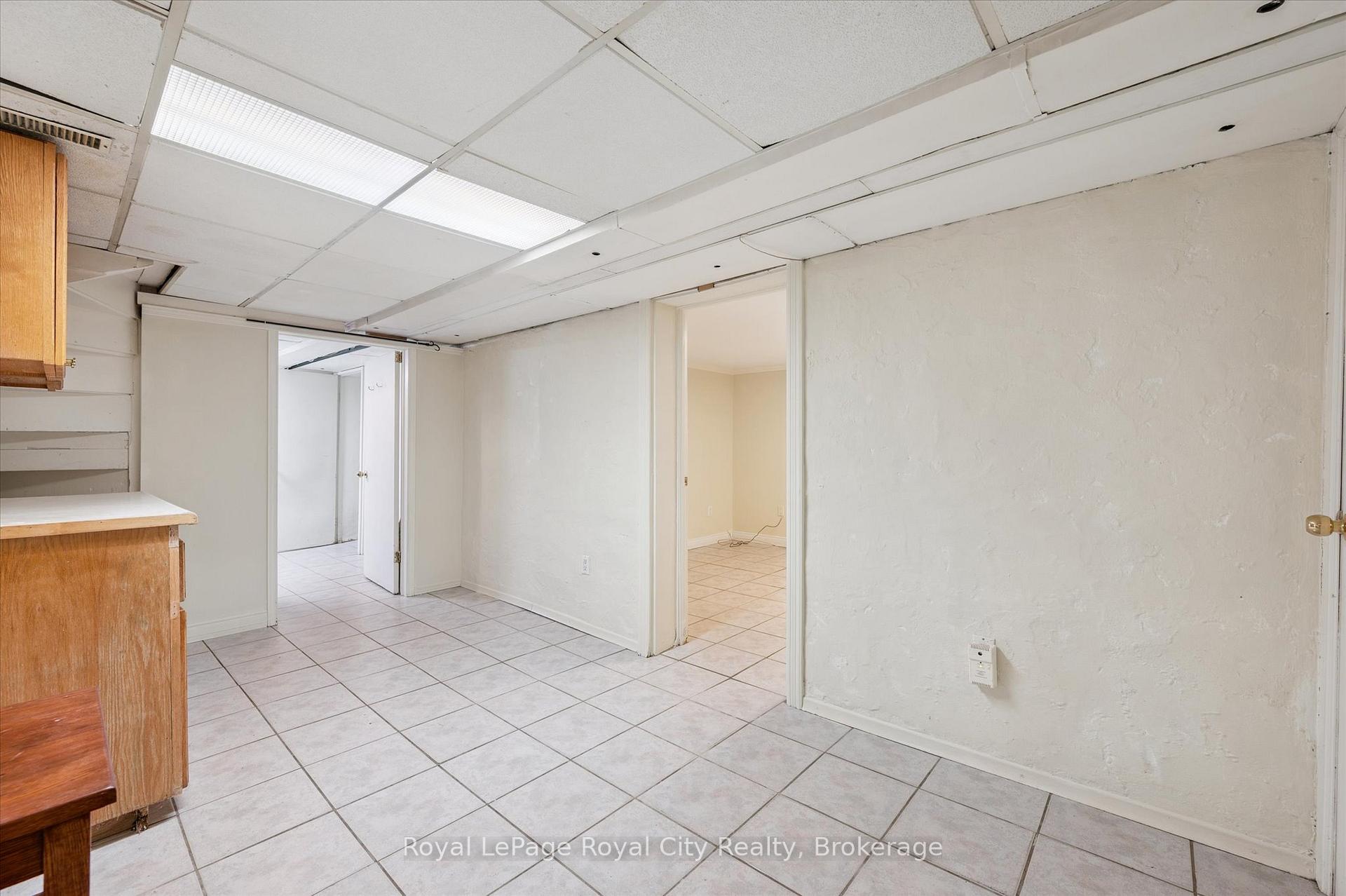 Photo 33 of 33 Eramosa Road, Guelph, St. George's — HOMEH